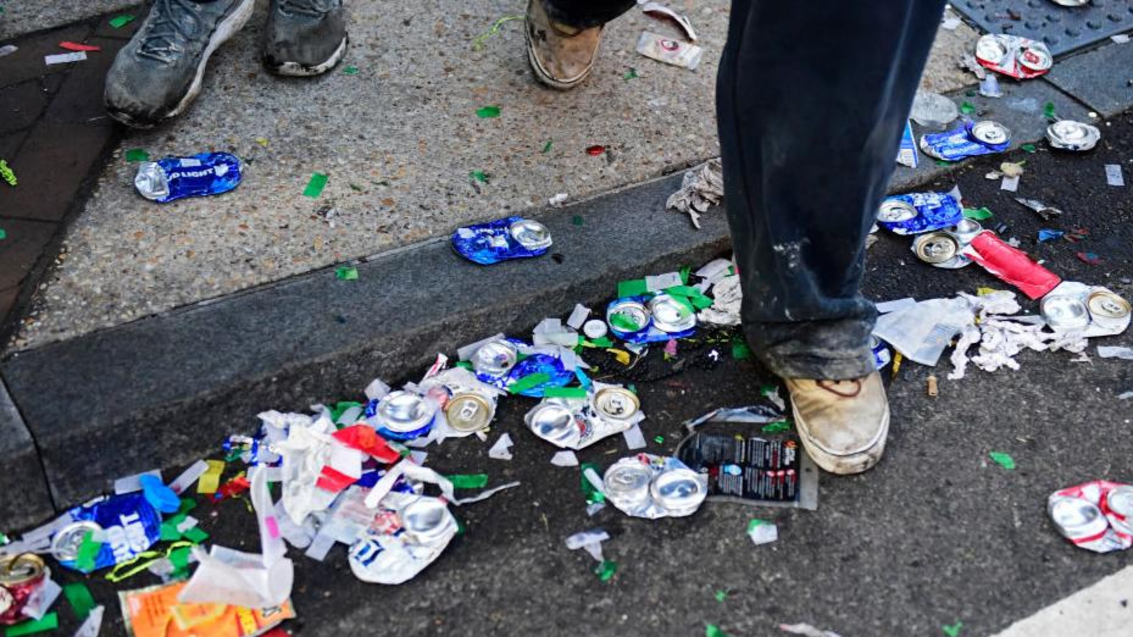 Trash blowing from a nearby shopping center has been a problem for an elderly New York couple.