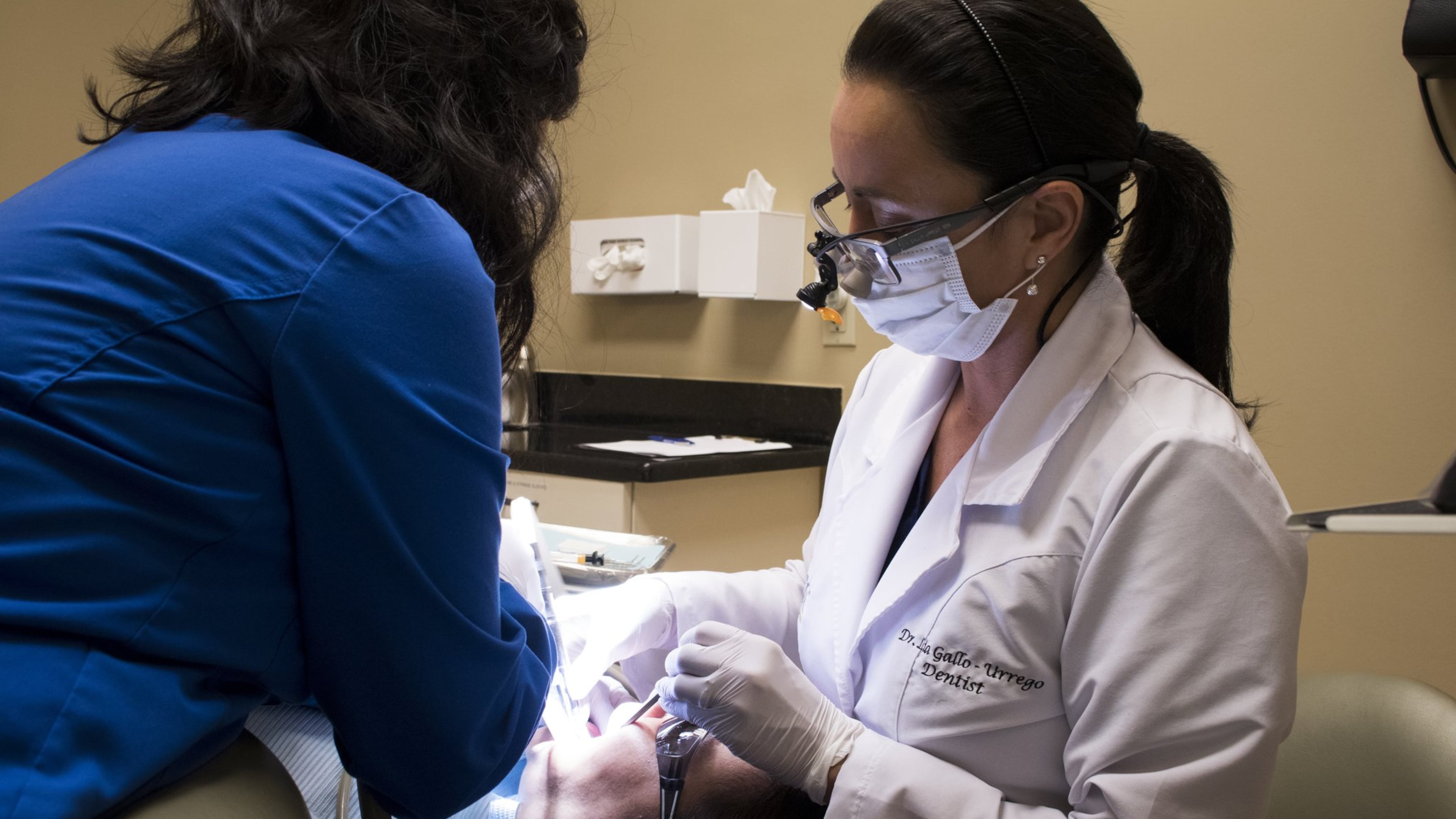 Colombian dentist Lía Patricia Gallo has a mission of service through donating dental treatments to individuals in recovery for drug addiction and to low-income Hispanics. Diego Silva Acevedo