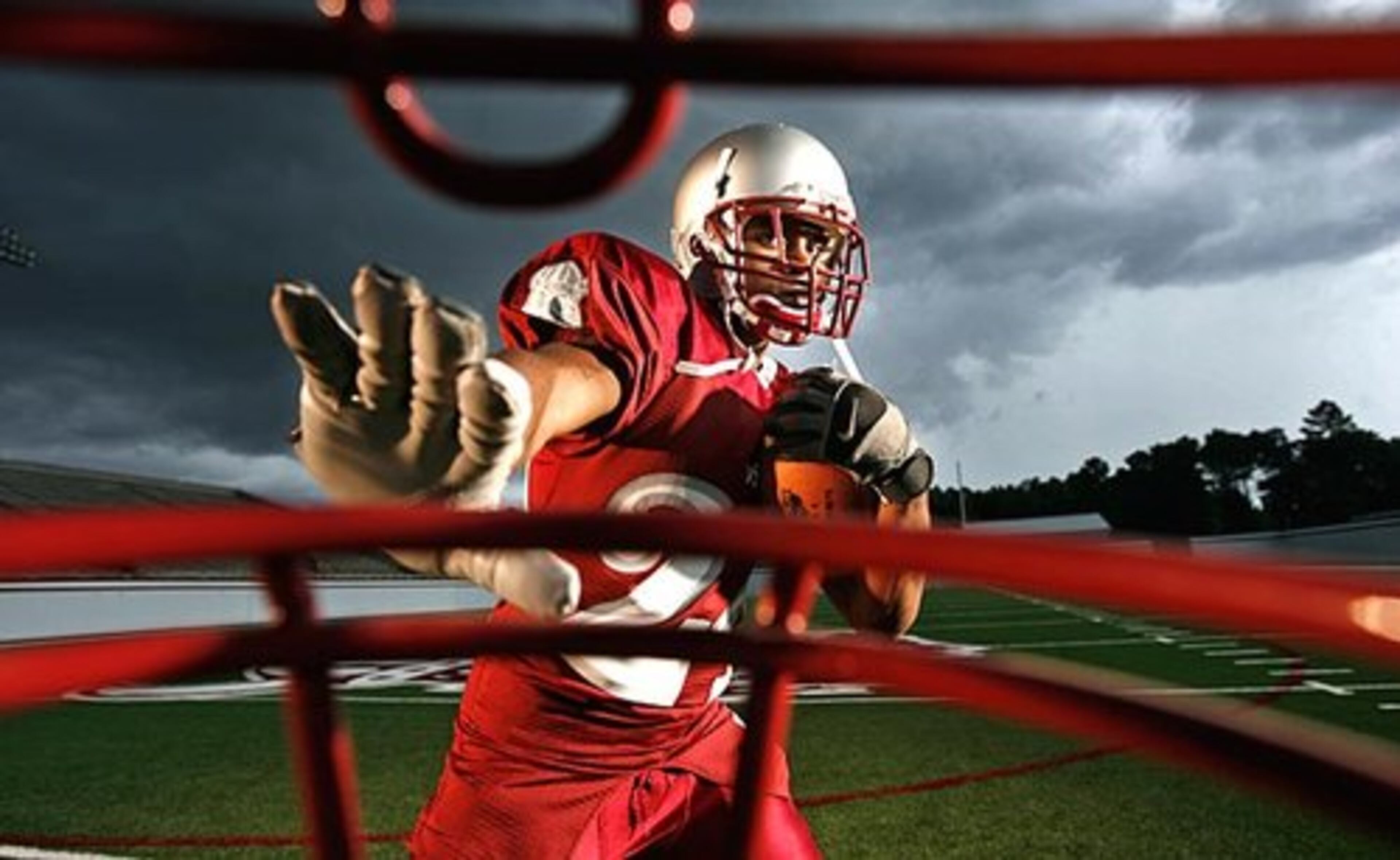 Greg Reid, CB, Lowndes: Had 62 tackles and seven interceptions last season. Offensively, he rushed for 960 yards and 15 touchdowns on 120 carries (8 yards per carry). All-state in Class AAAAA as a junior and sophomore. Runs 40-yard dash in 4.40 seconds. Considered among the top 15 athletes nationally by two recruiting services.