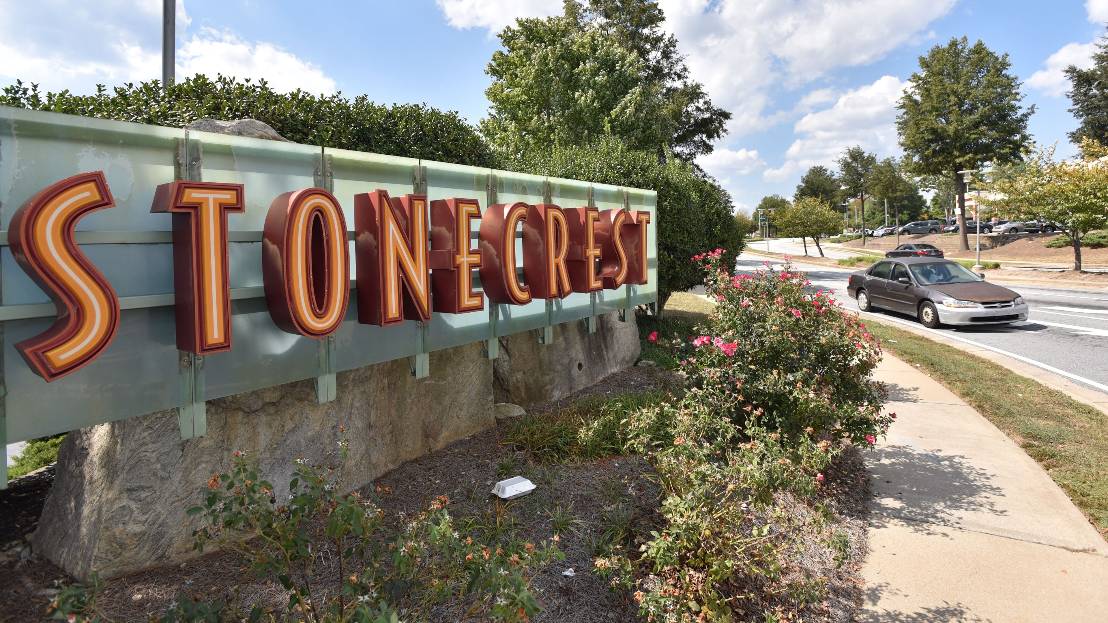 Stonecrest Mall will be part of the city of Stonecrest, which voters approved in a referendum Tuesday. HYOSUB SHIN / HSHIN@AJC.COM