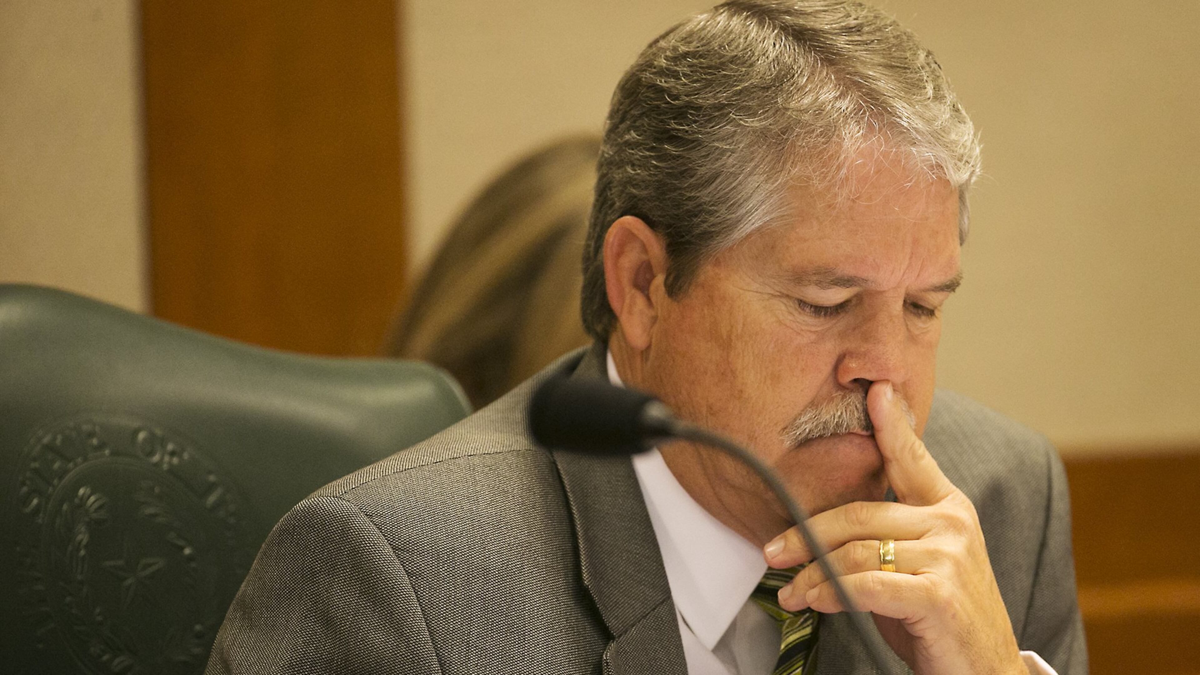 The Texas Senate Business and Commerce Committee listens to a slew of bills trying to make the vote during a hearing March 14, 2017, at the State Capitol. Sen Larry Taylor, R- Dist. 11, listens to testimony Tuesday. RALPH BARRERA/AMERICAN-STATESMAN