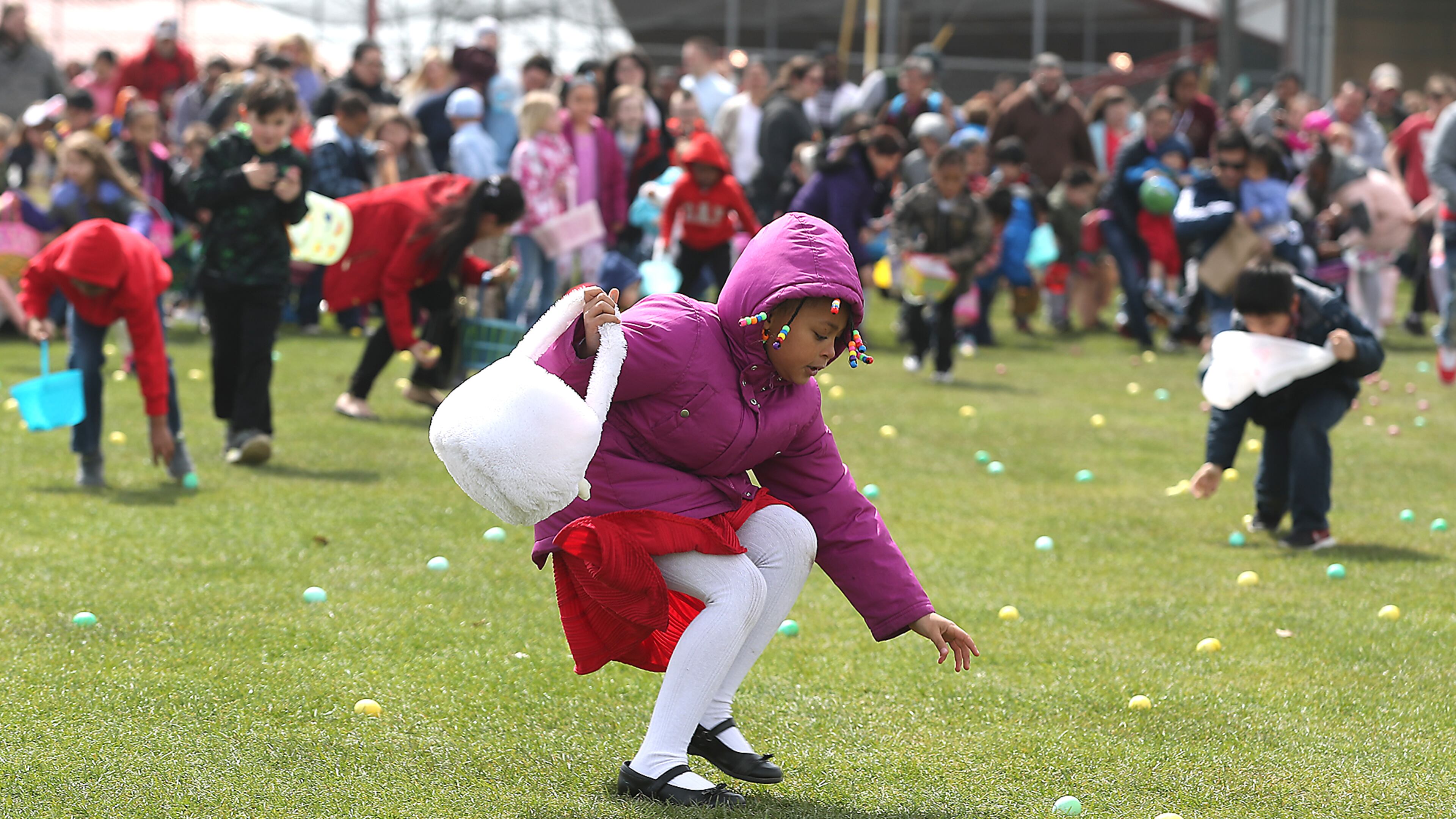 Several cities in DeKalb County are putting on free Easter egg hunts.