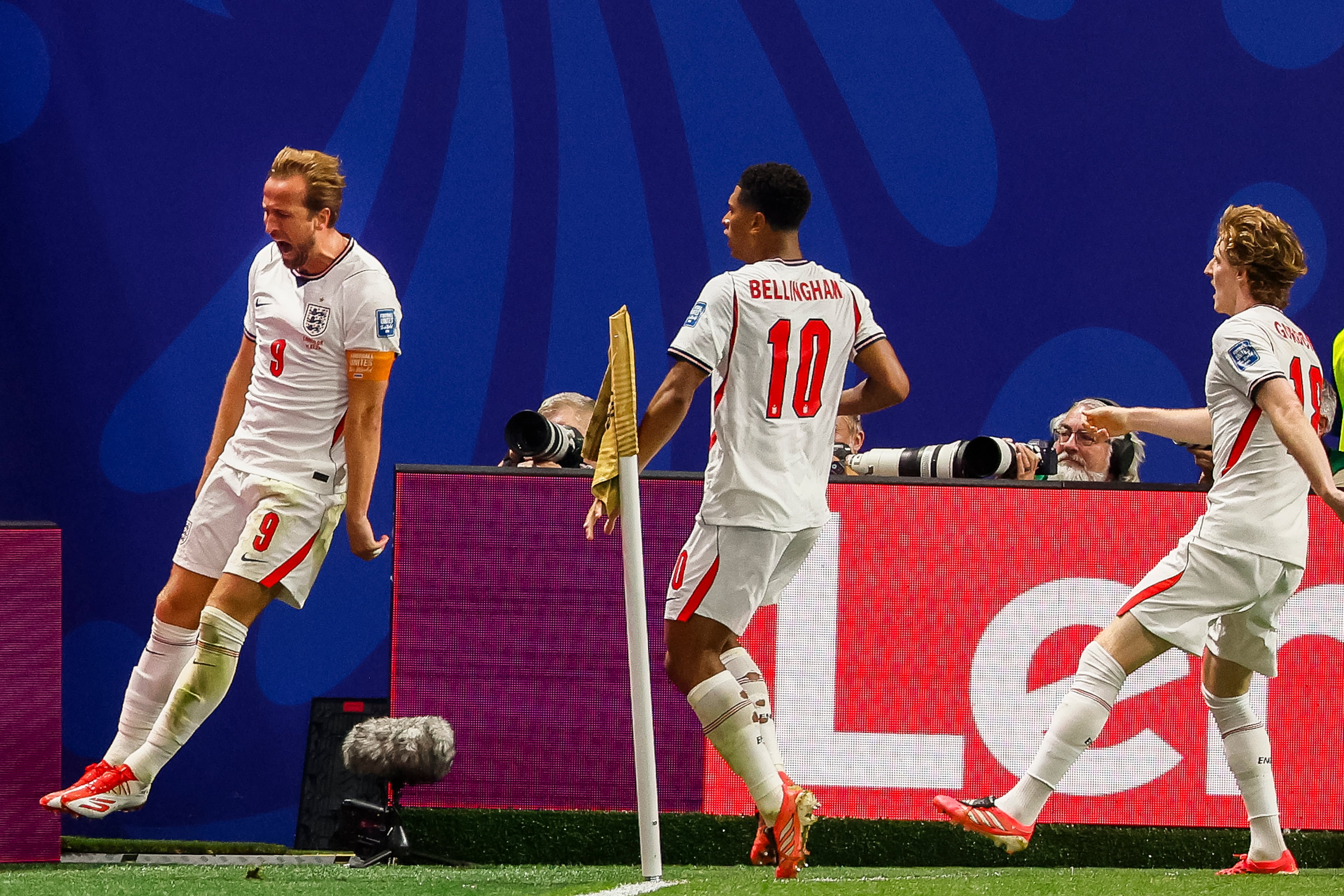 England forward Harry Kane (9) reacts after scoring against Congo during the second half of a FIFA World Cup round of 32 match at Atlanta Stadium (Mercedes-Benz Stadium) on Wednesday, July 1, 2026, in Atlanta. (Miguel Martinez/AJC)