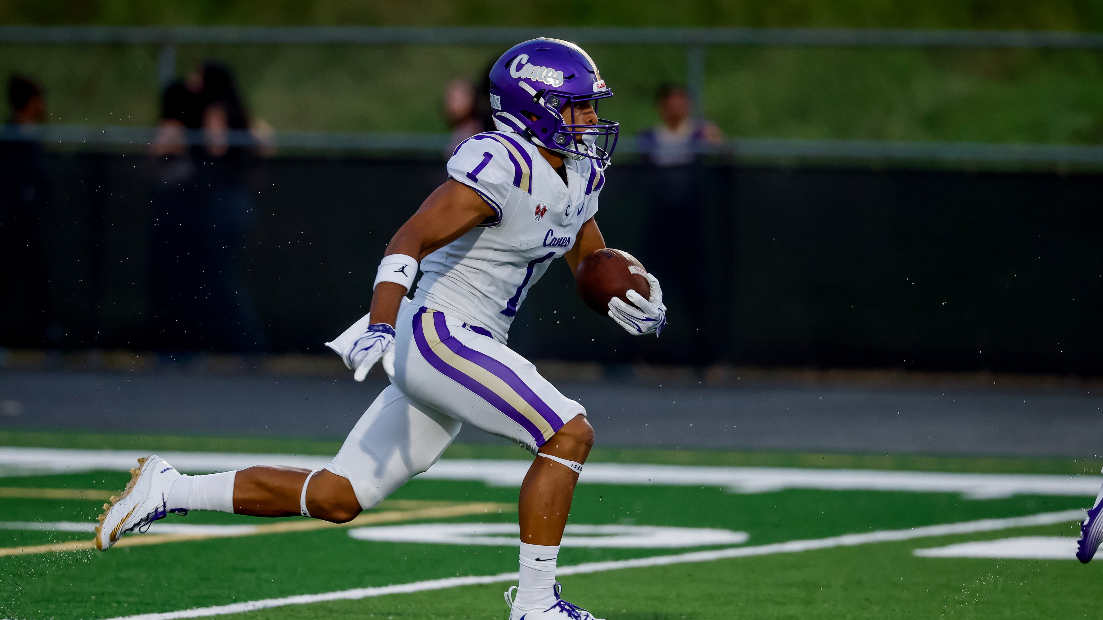 Cartersville's Madoxx Davis returns the opening kickoff against Hiram on Friday, Aug. 21, 2026, in Hiram. Cartersville moved up from No. 2 to No. 1 in the Maxwell Ratings for Class 5A. (Erik S. Lesser for the AJC)