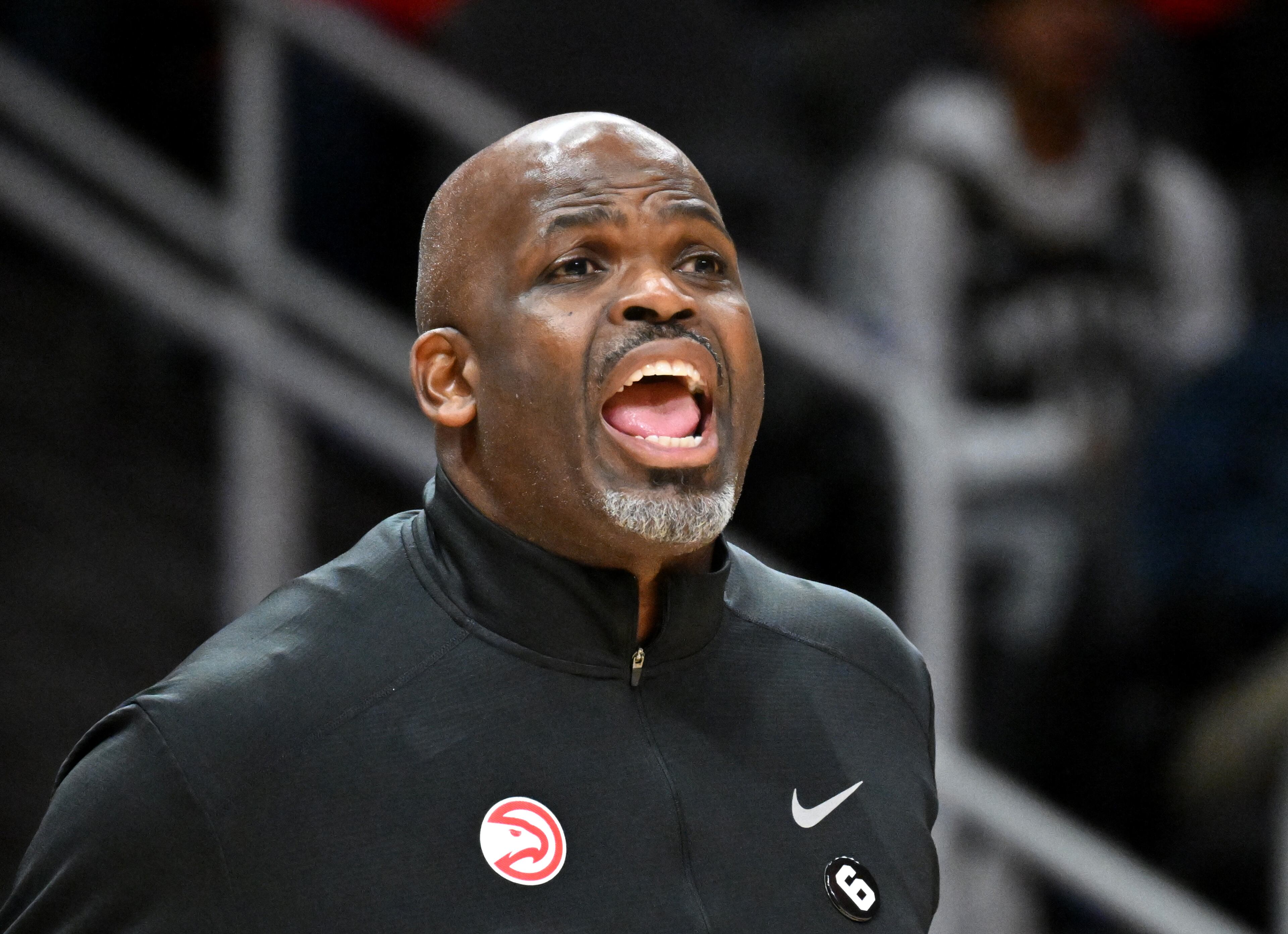 Hawks head coach Nate McMillan shouts instructions during the second half. (Hyosub Shin / Hyosub.Shin@ajc.com)
