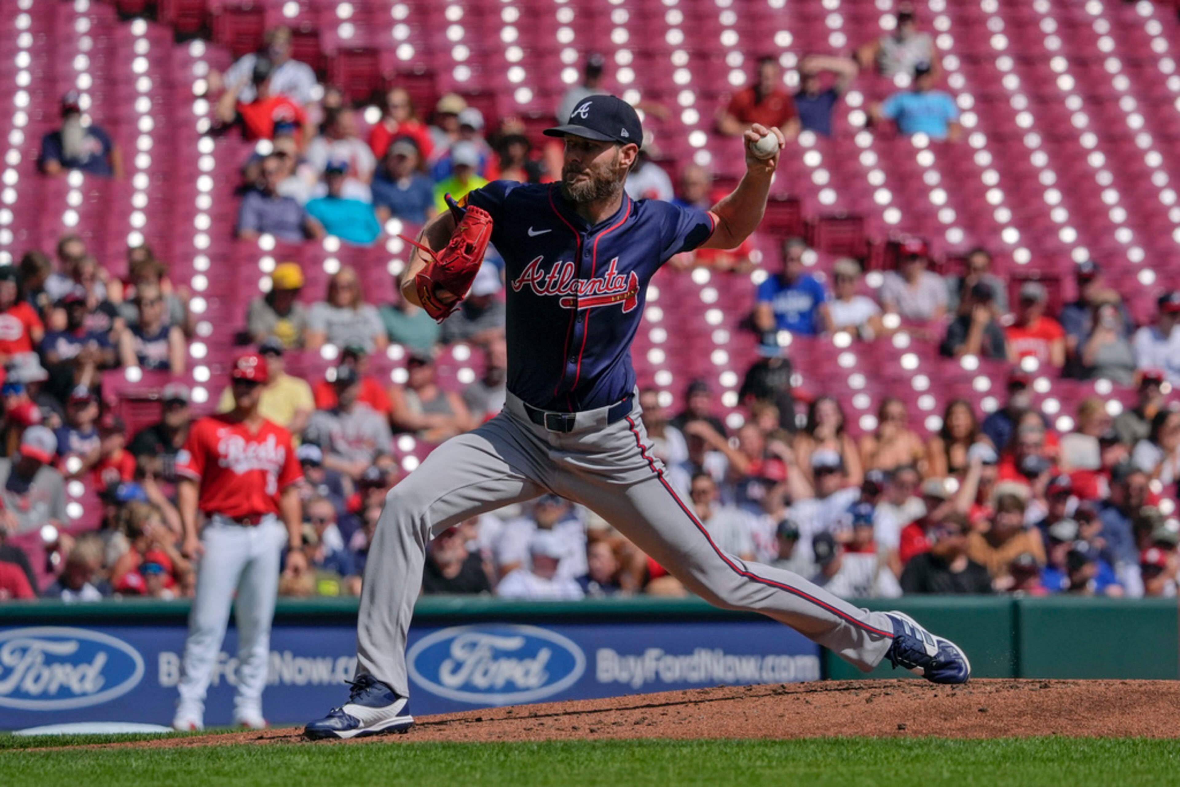 Atlanta Braves pitcher Chris Sale delivers during the first inning of a baseball game against the Cincinnati Reds, Thursday, Sept. 19, 2024, in Cincinnati. (AP Photo/Joshua A. Bickel)