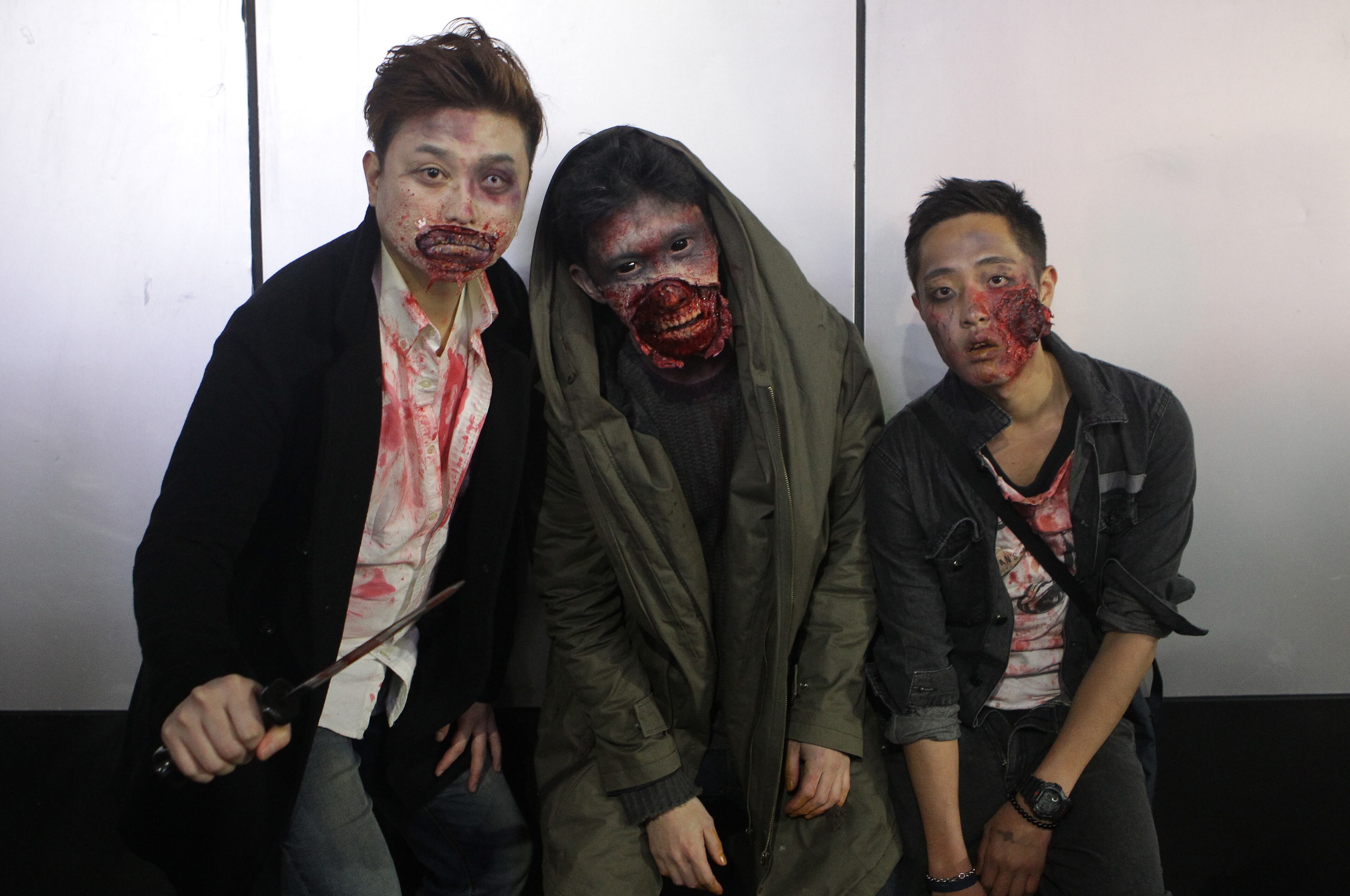 SEOUL, SOUTH KOREA - OCTOBER 31: People dressed in costumes participate in a Halloween festival on October 31, 2015 in Seoul, South Korea. Many younger South Koreans enjoy the western traditional celebration on the eve of All Saints' Day. Halloween is the second largest spending holiday in the U.S. next to Christmas. (Photo by Chung Sung-Jun/Getty Images)