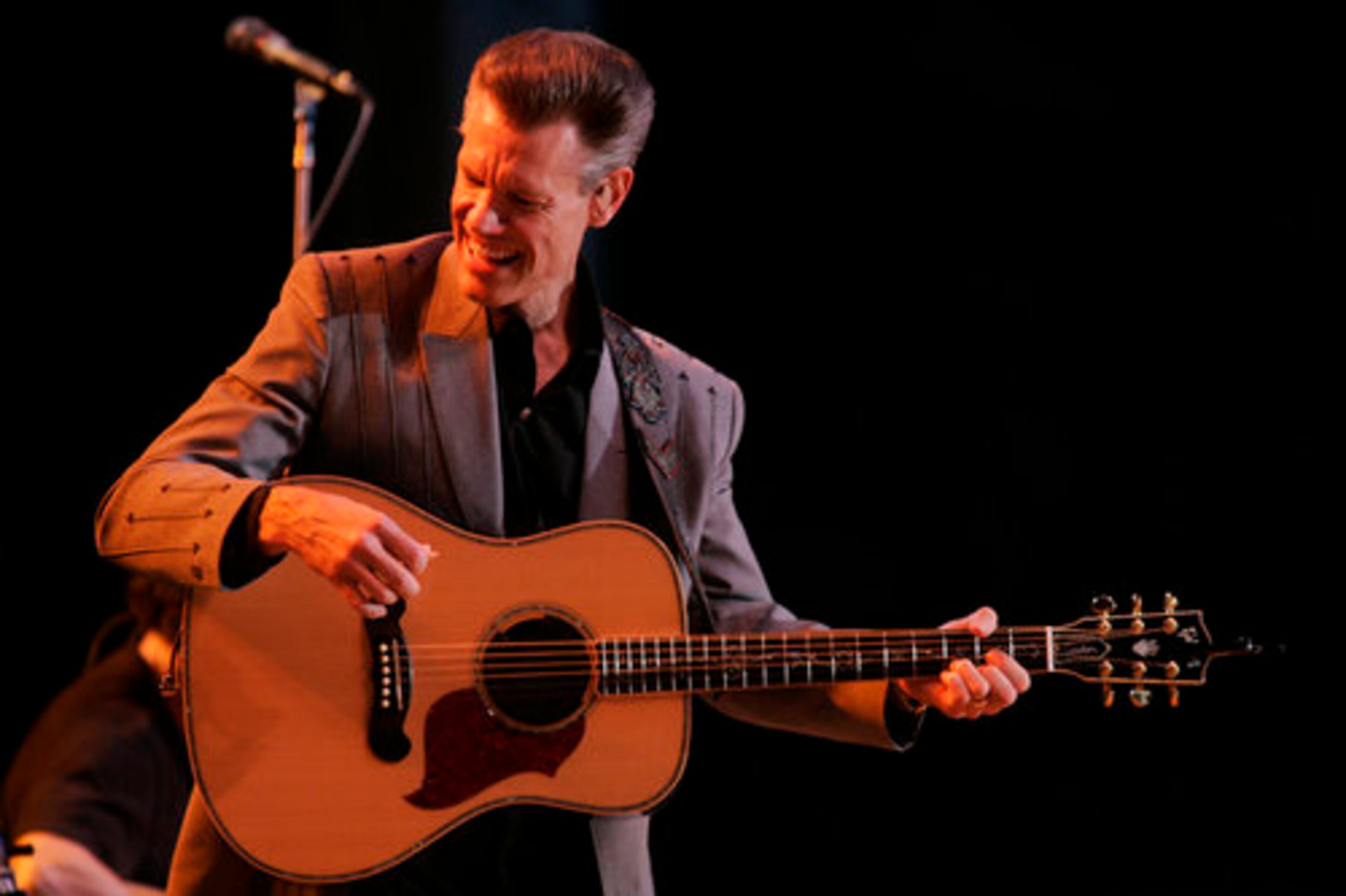 Country music star Randy Travis performs Friday night at the Fraze Pavilion Friday evening August 14, 2009.