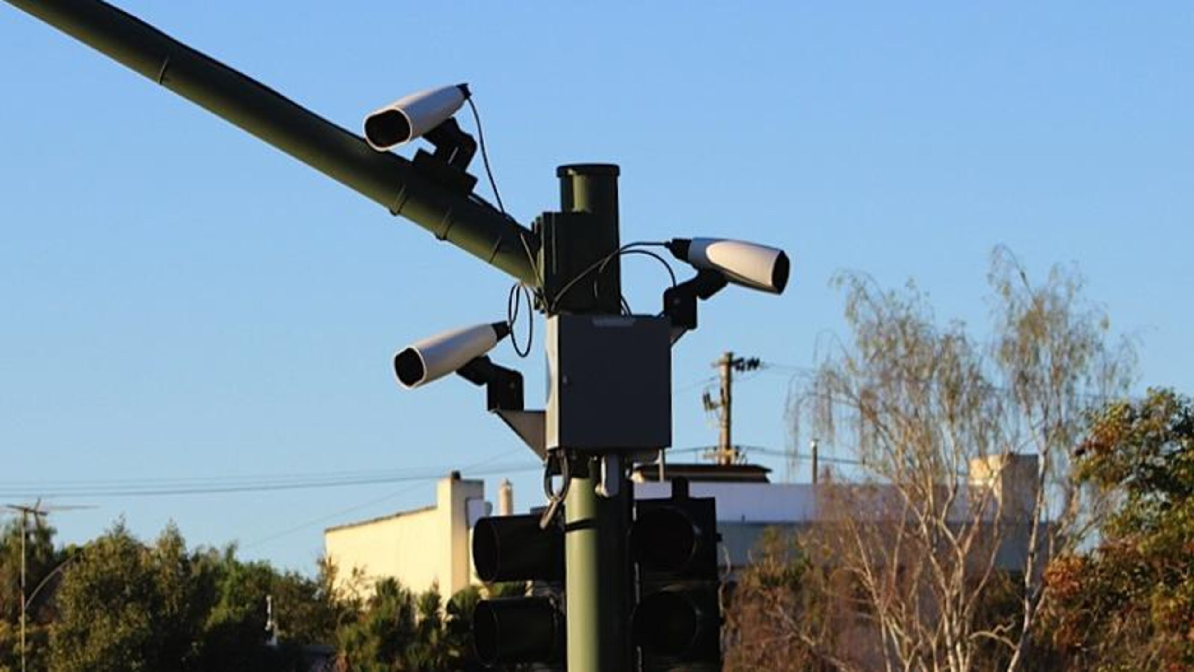 Alpharetta has approved a contract providing for license plate readers to help police identify suspicious vehicles and apprehend criminal suspects. AJC FILE