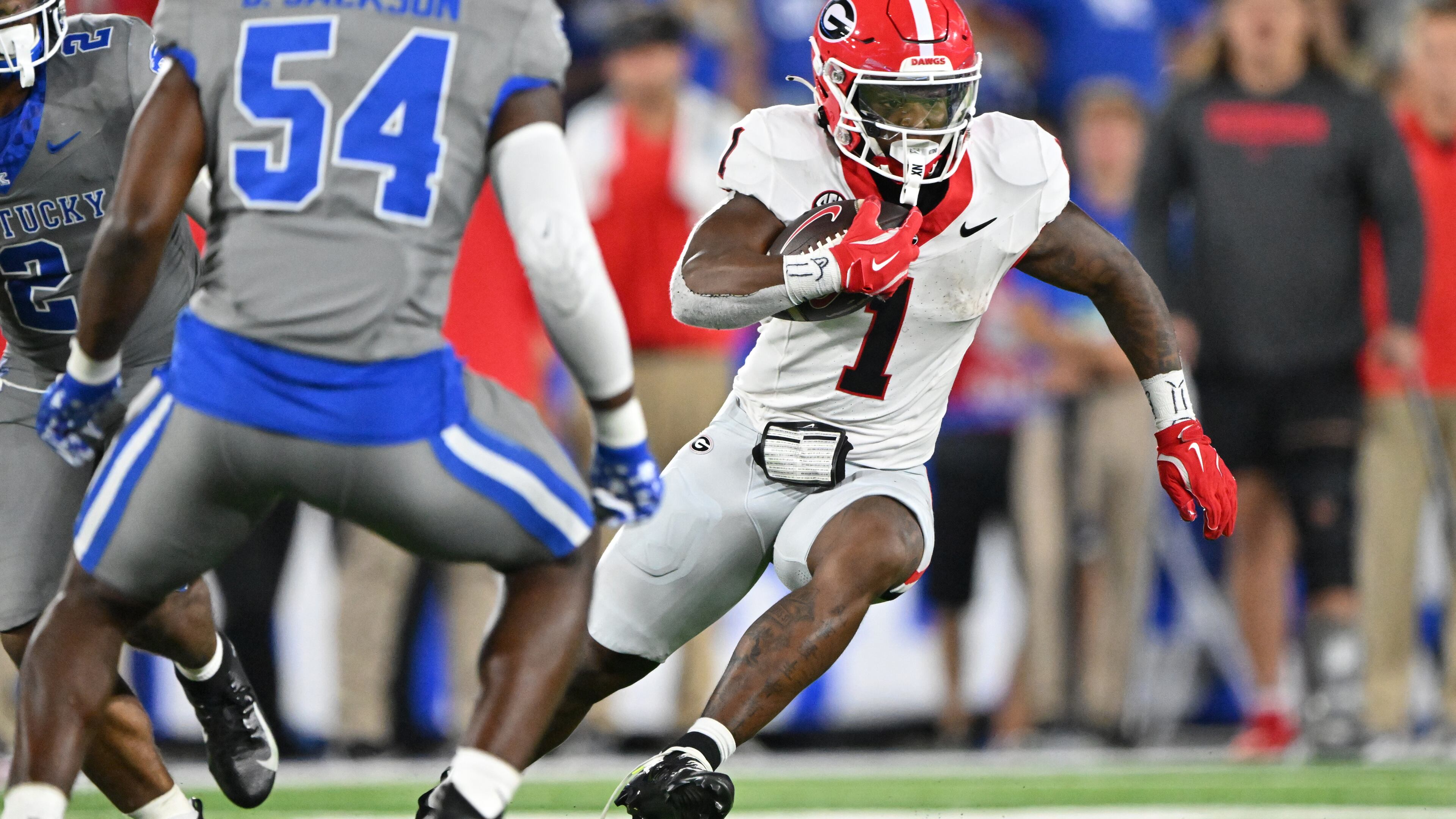 Georgia running back Trevor Etienne (1) runs with the ball during the second half in an NCAA football game at Kroger Field, Saturday, September 14, 2024, in Lexington, Kentucky. Georgia won 13-12 over Kentucky. (Hyosub Shin / AJC)