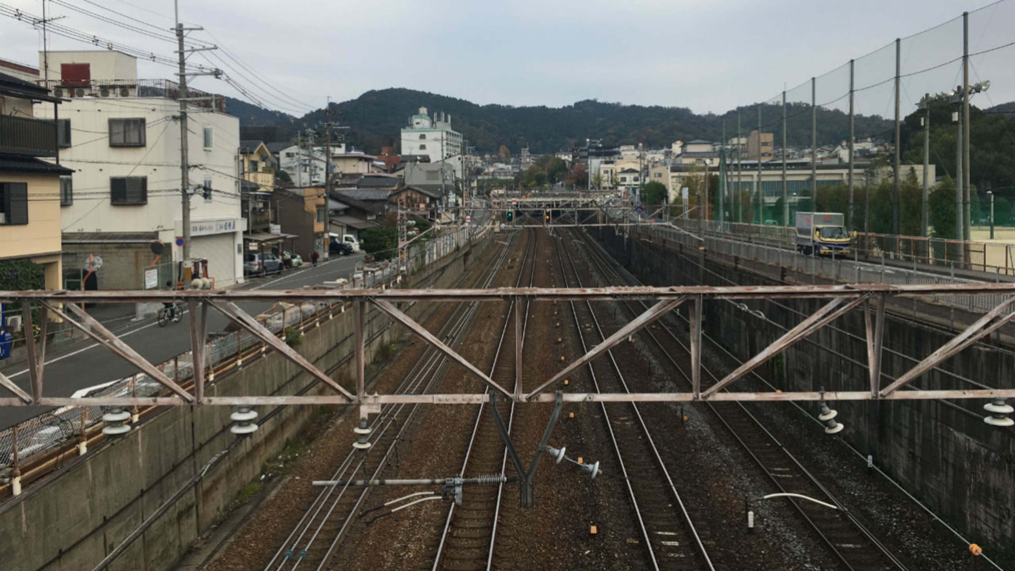 FILE PHOTO: An electrocuted slug is to blame for stopping 30 trains and delaying about 12,000 passengers last month, officials said. (Photo: Jared Leone)