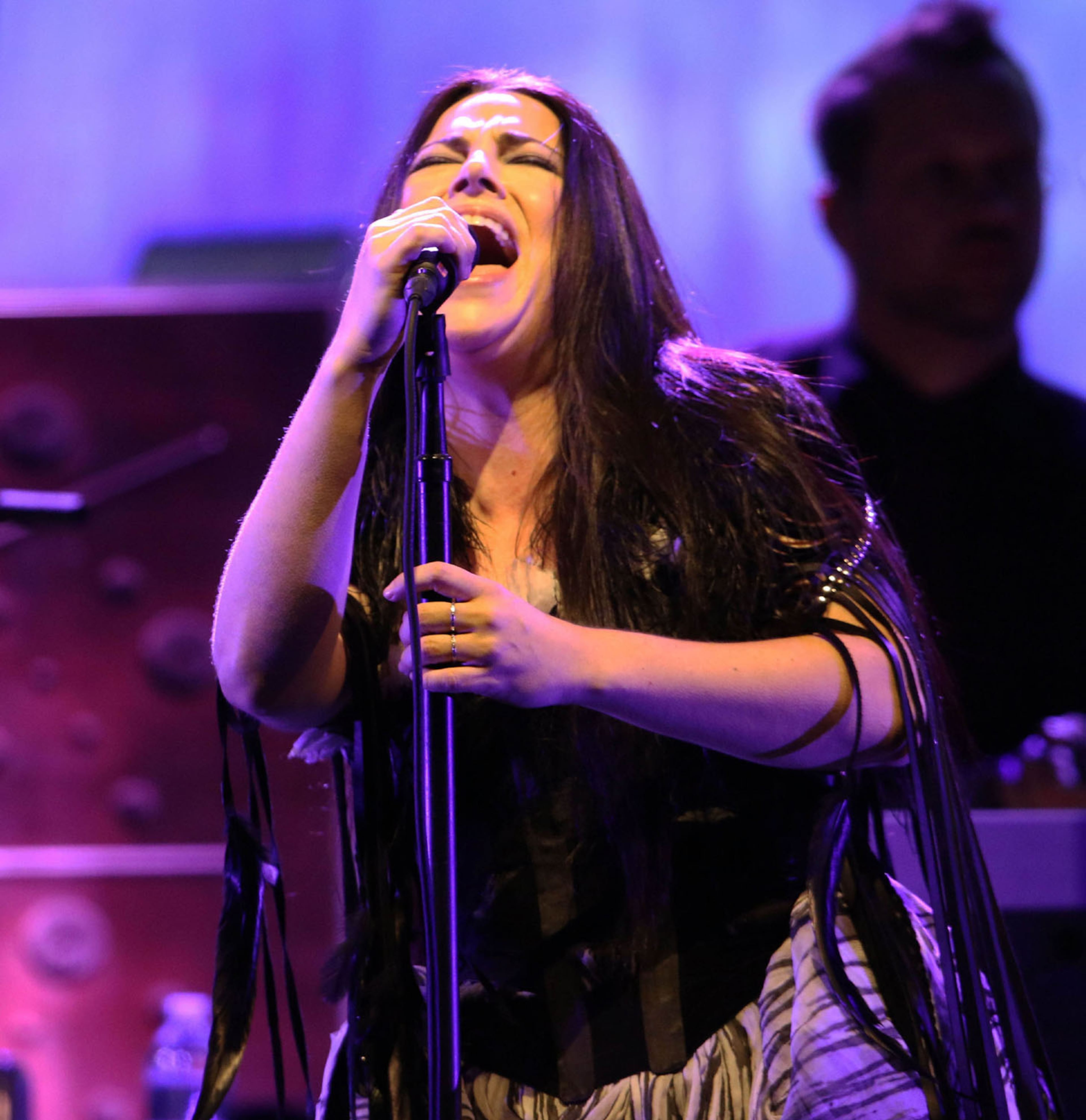 -- Amy Lee performs "La Strada."
Evanescence is talented singer-pianist Amy Lee, who rocketed to rock stardom in the 1990's. Amy Lee, her band, and the Atlanta Symphony Orchestra played together on Friday, October 27, 2017 at a surprisingly half full Chastain Park Amphitheatre.
Robb Cohen Photography & Video /RobbsPhotos.com