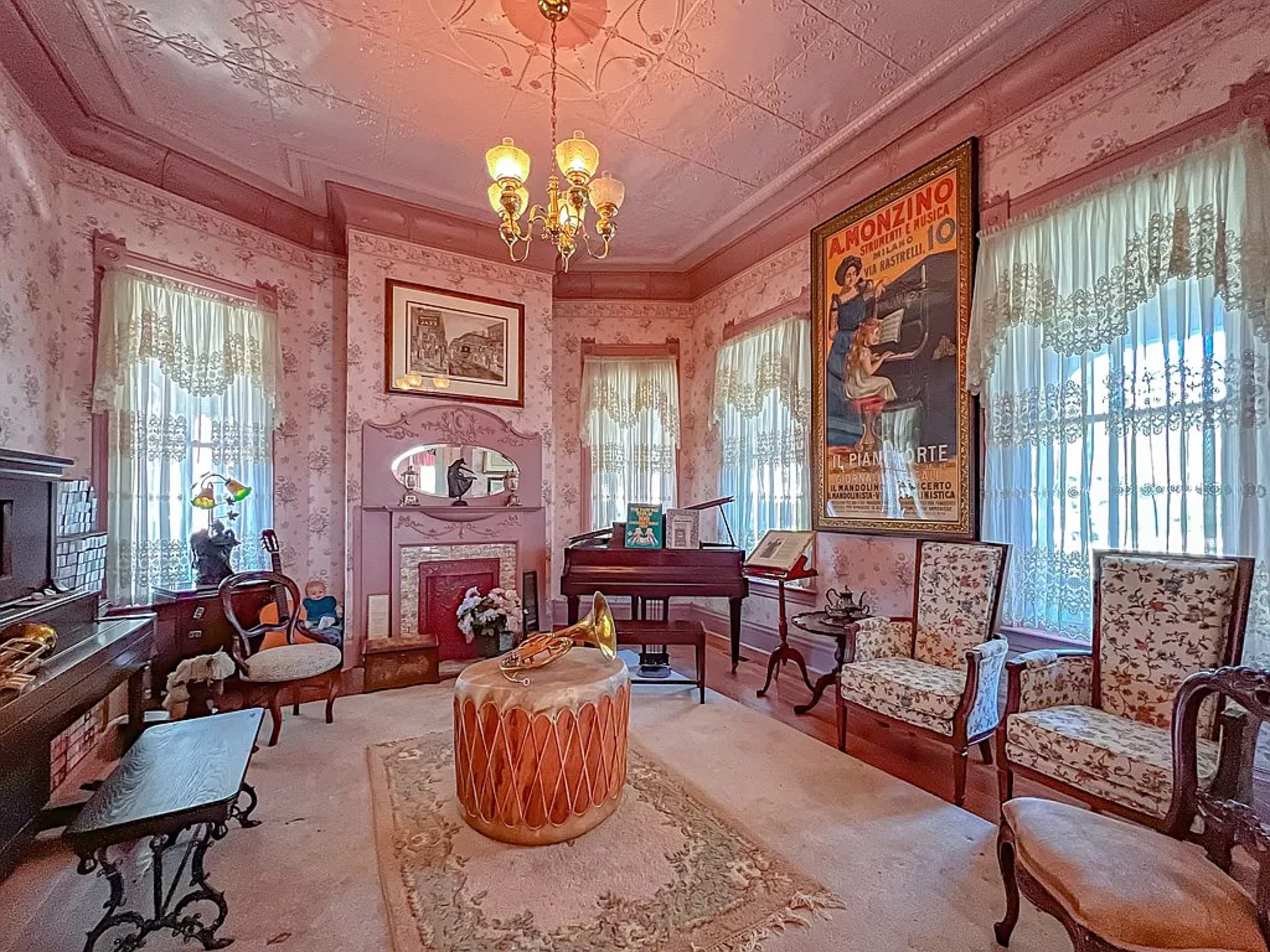 A grand sitting room.