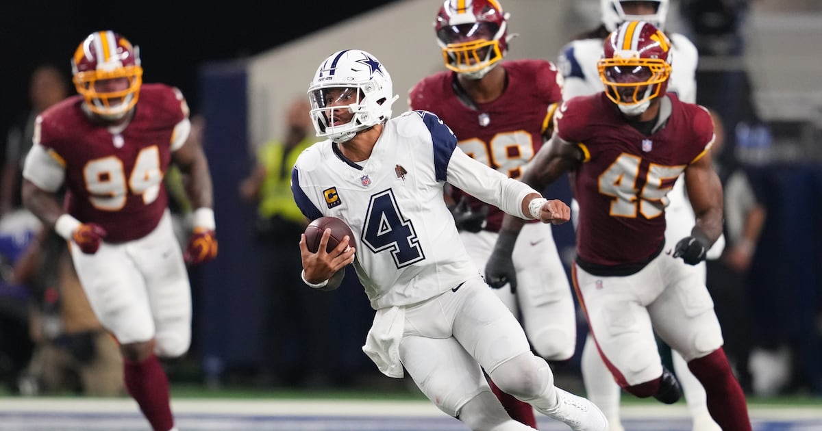 Dak Prescott throws 4 TD passes as Cowboys beat Commanders, who lose Jayden Daniels to elbow injury