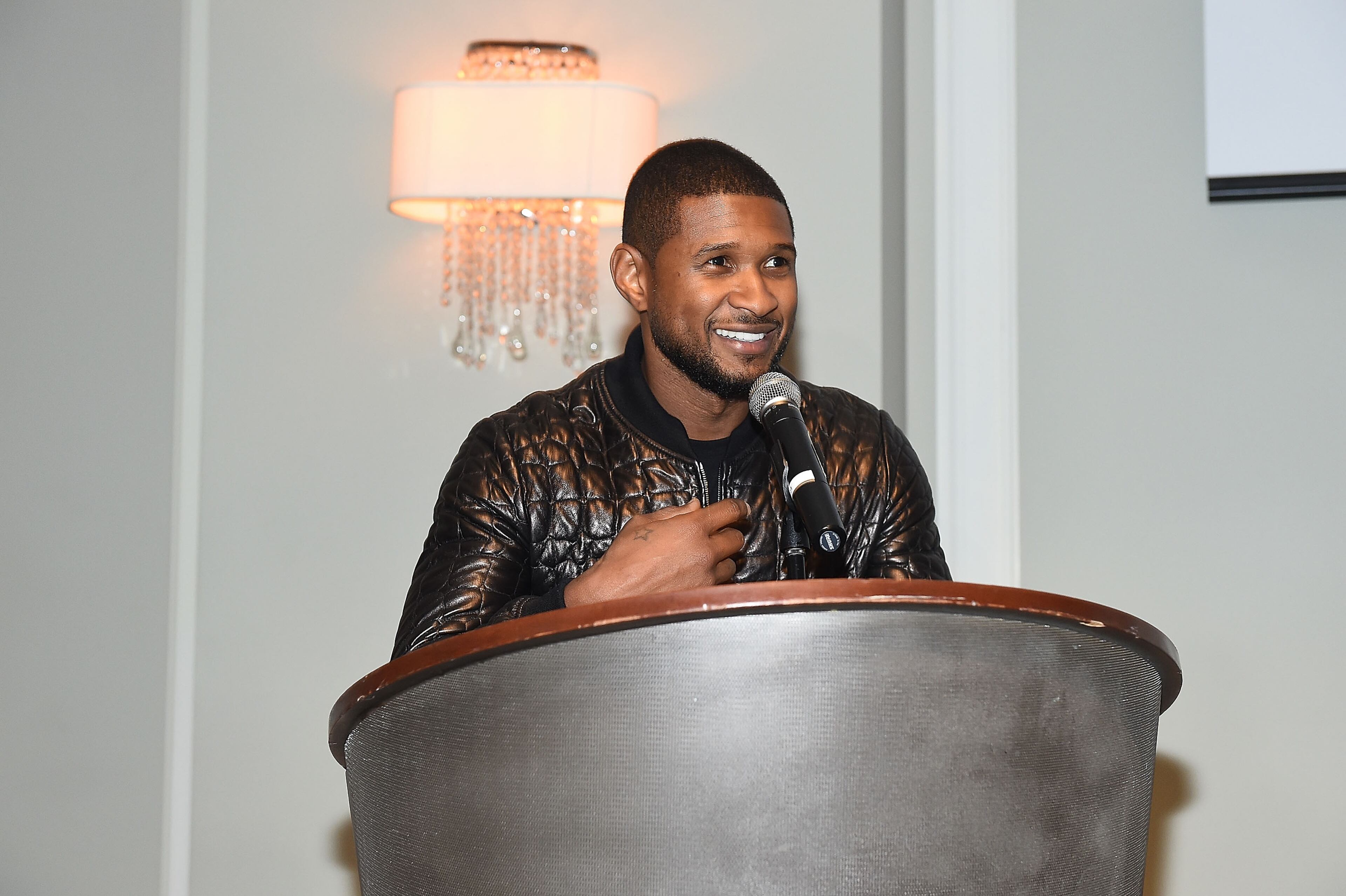 ATLANTA, GA - SEPTEMBER 25: Recording artist Usher Raymond onstage at the ASCAP Rhythm And Soul 3rd Annual Atlanta Legends Dinner Honoring Antonio "L.A." Reid at Mandarin Oriental Hotel on September 25, 2014 in Atlanta, Georgia. (Photo by Paras Griffin/Getty Images for ASCAP Rhythm & Soul Department)