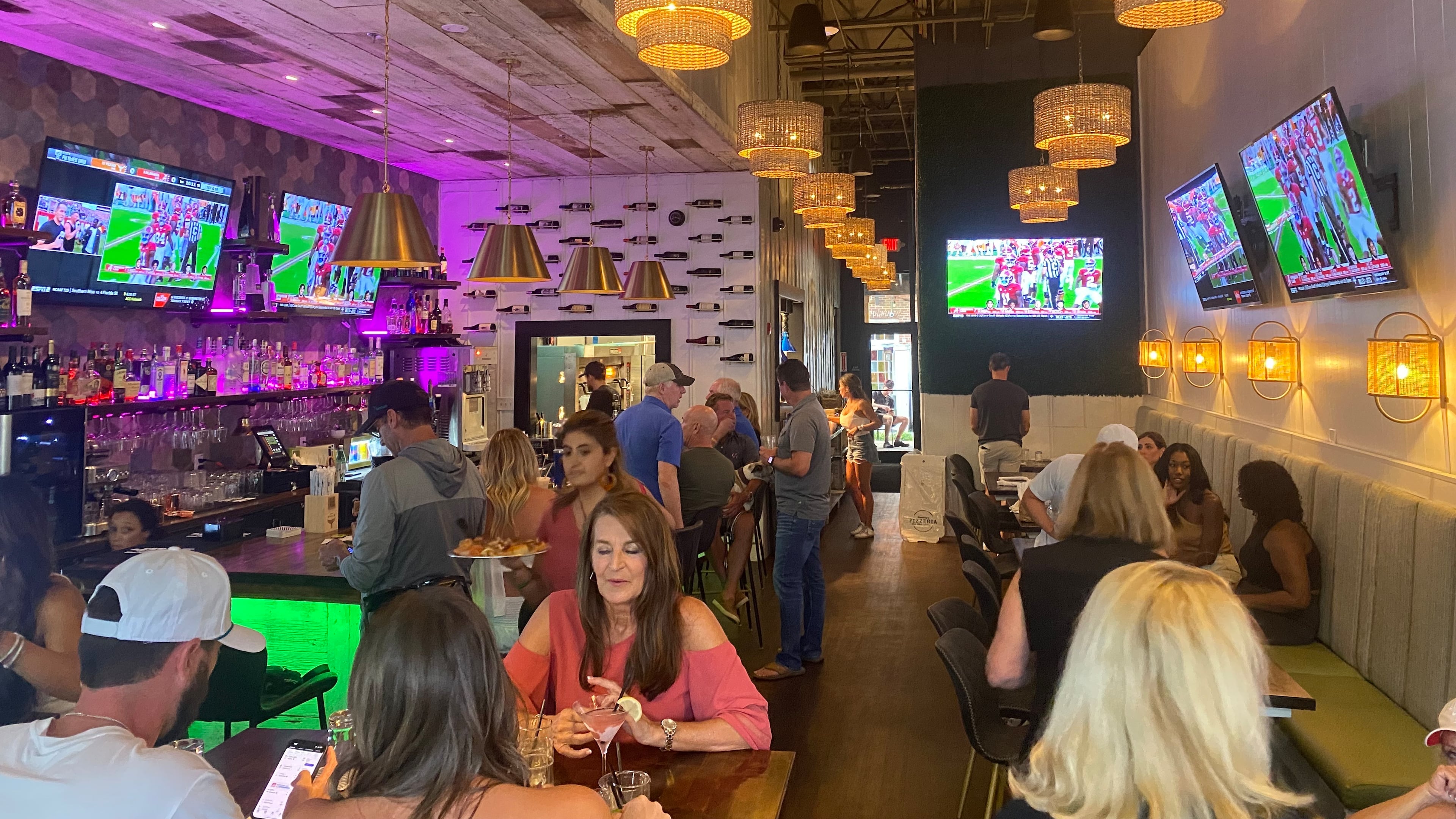 The interior of Sammy's Pizzeria on the Green. / Ligaya Figueras, lfigueras@ajc.com