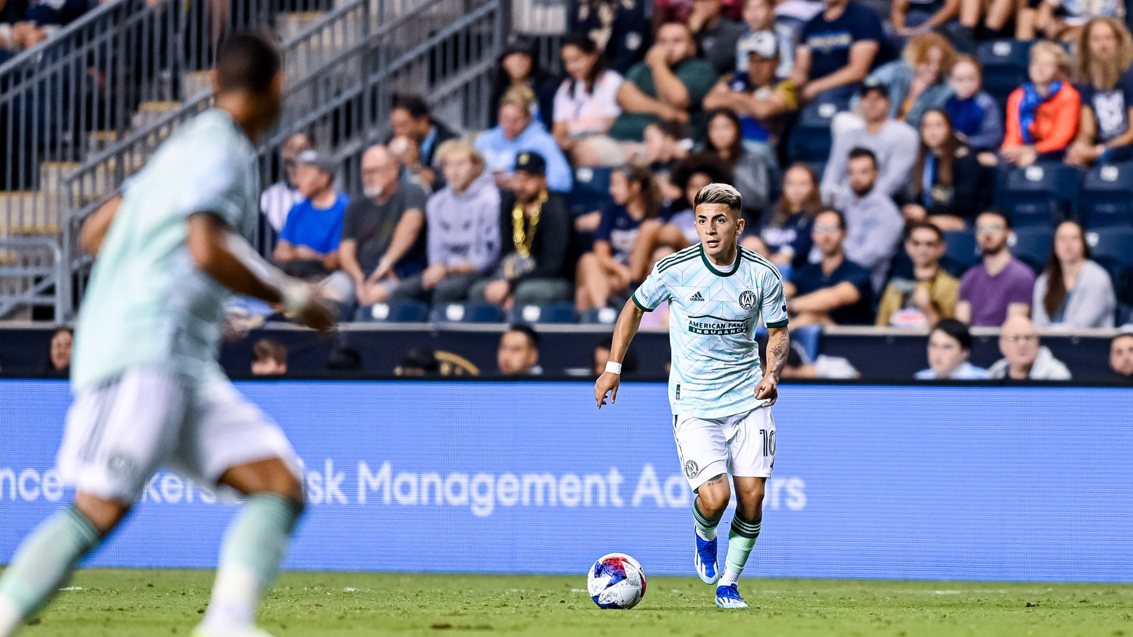 Atlanta United midfielder Thiago Almada #10 dribbles the ball during the match against Philadelphia Union at Subaru Park in Philadelphia, PA on Wednesday October 4, 2023. (Photo by Mitch Martin/Atlanta United)