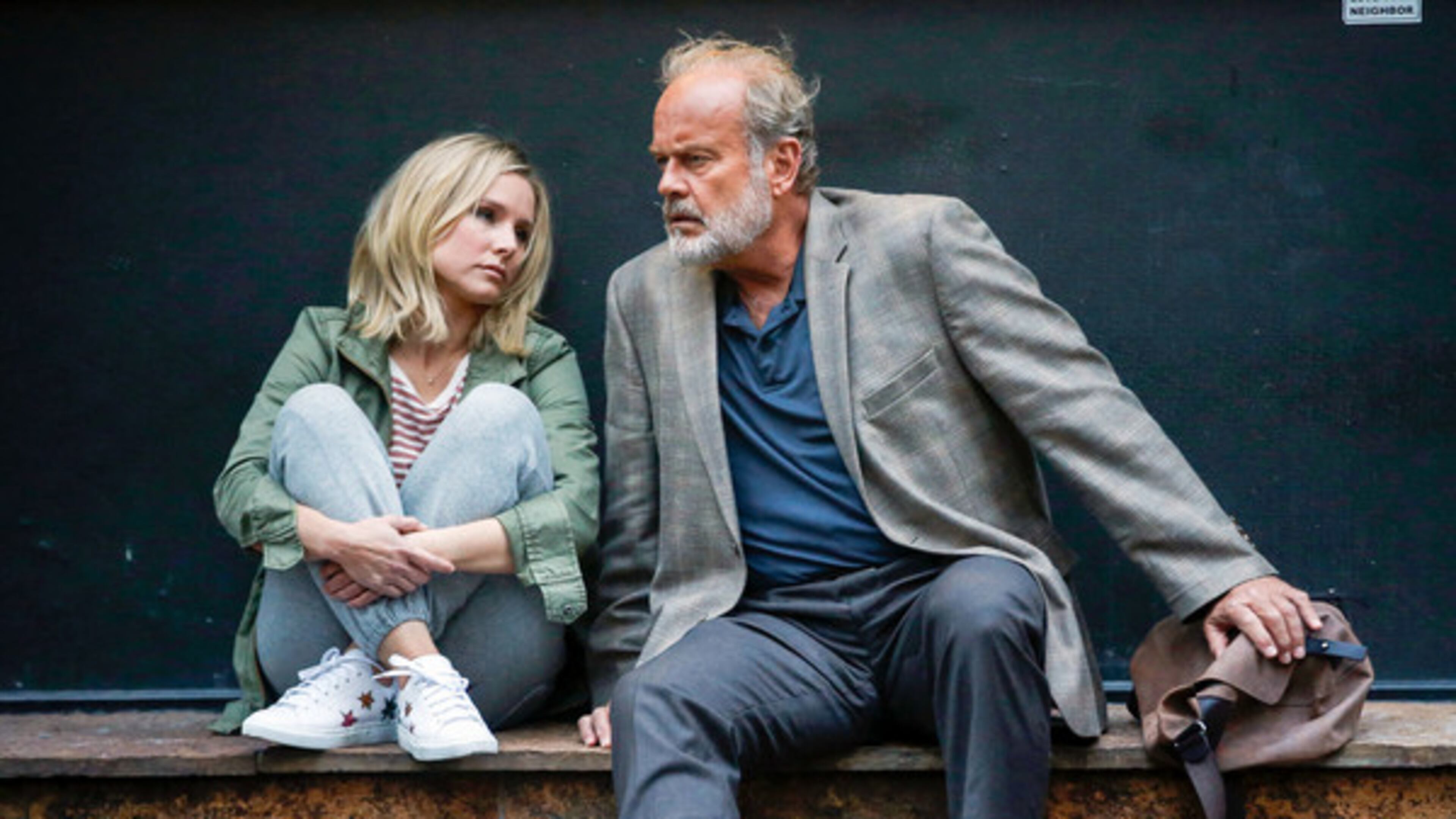 Kristen Bell and Kelsey Grammer star in a new Netflix comedy "Like Father."