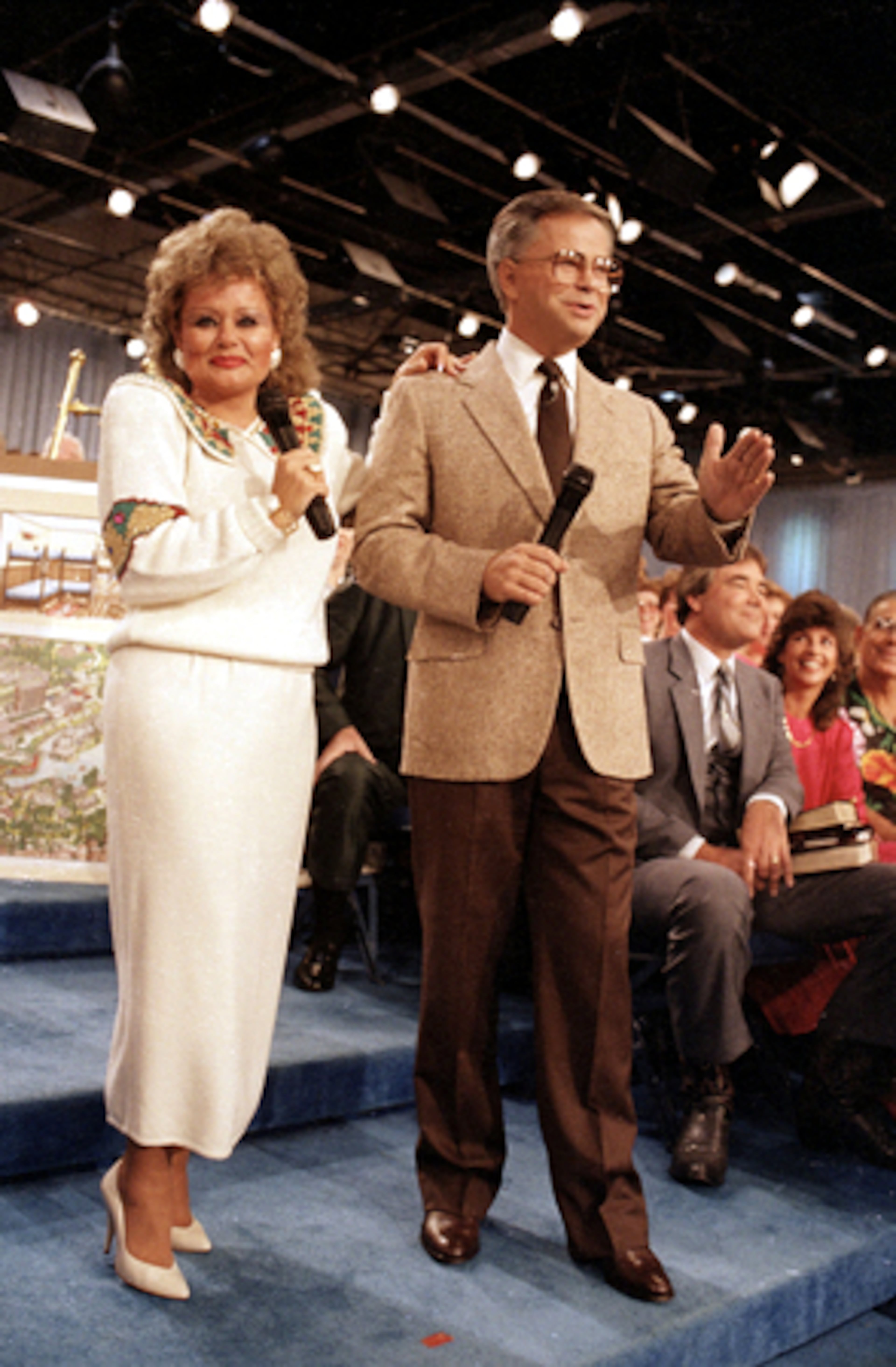 Televangelist Jim Bakker , shown here with his wife, Tammy Faye, did everything but apologize after his affair with a former secretary was uncovered.