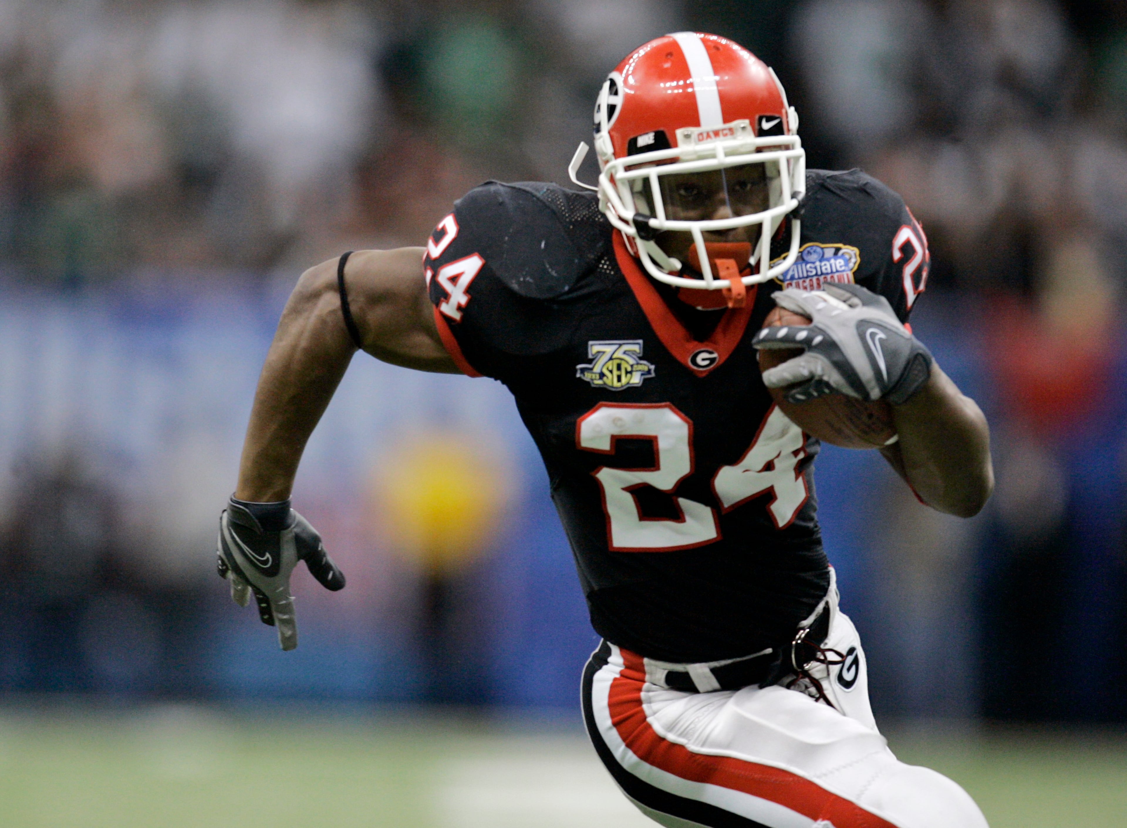 Georgia running back Knowshon Moreno (24) scores his first touchdown of the game against Hawaii in the Sugar Bowl on Jan. 1, 2008. (AP Photo/Charlie Riedel)