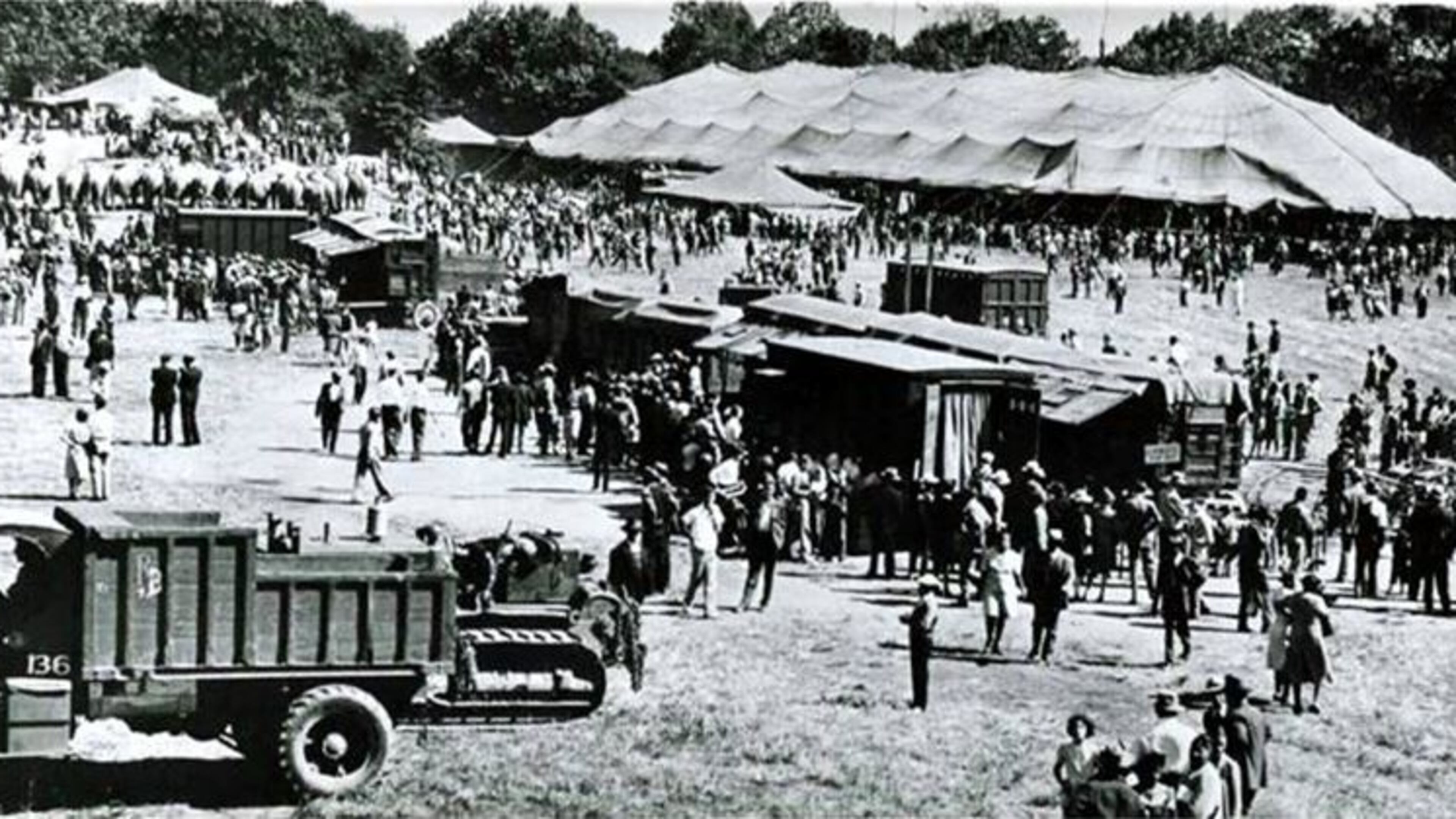 Ringling Bros. and Barnum & Bailey Circus in October 1942. Image from Atlanta Journal provided by Richard Reynolds.