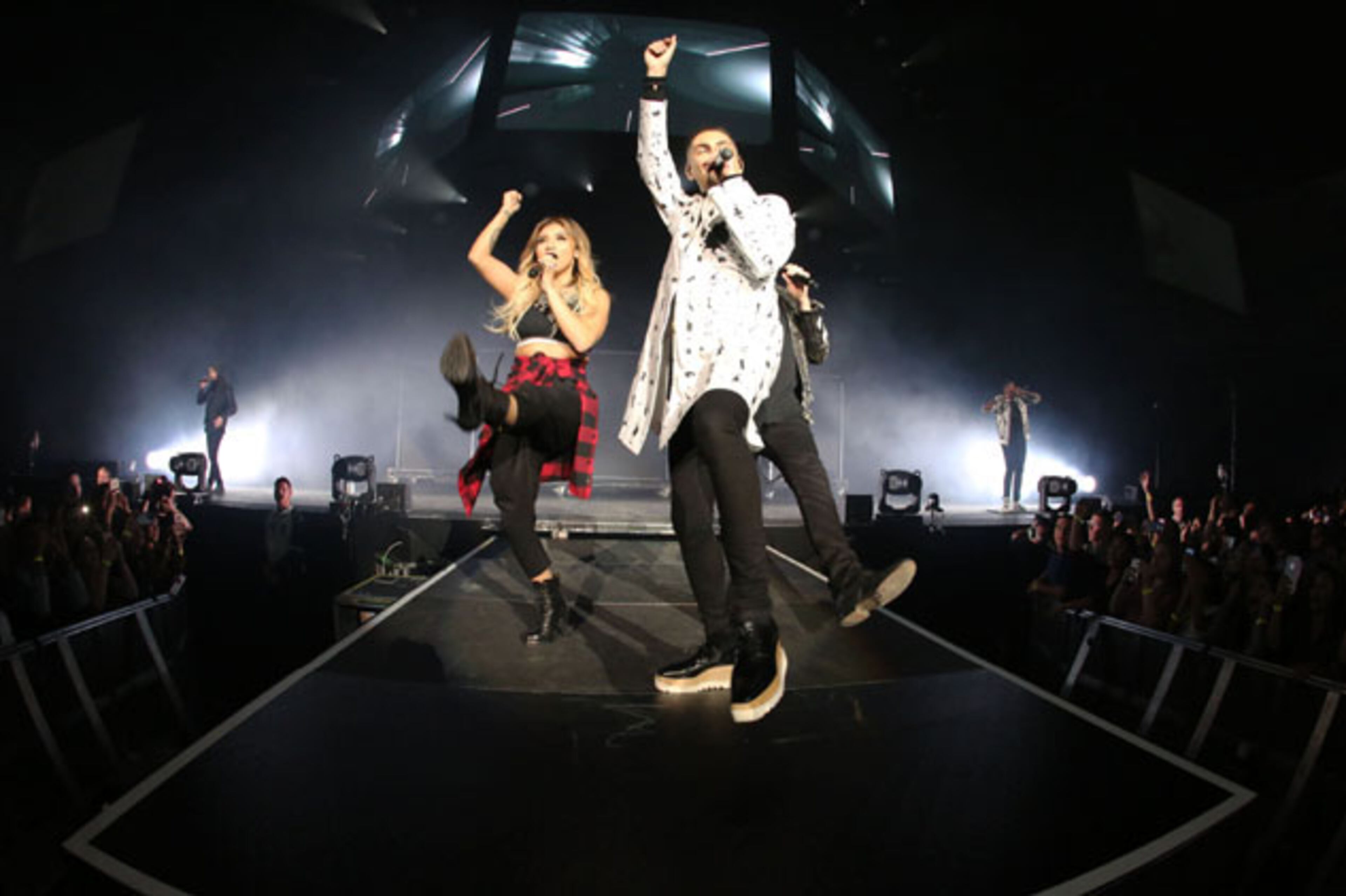 A cappella pop group Pentatonix performs at the sold-out Infinite Energy Arena on Wednesday, Nov. 16, 2016. Robb Cohen Photography & Video /www.RobbsPhotos.com