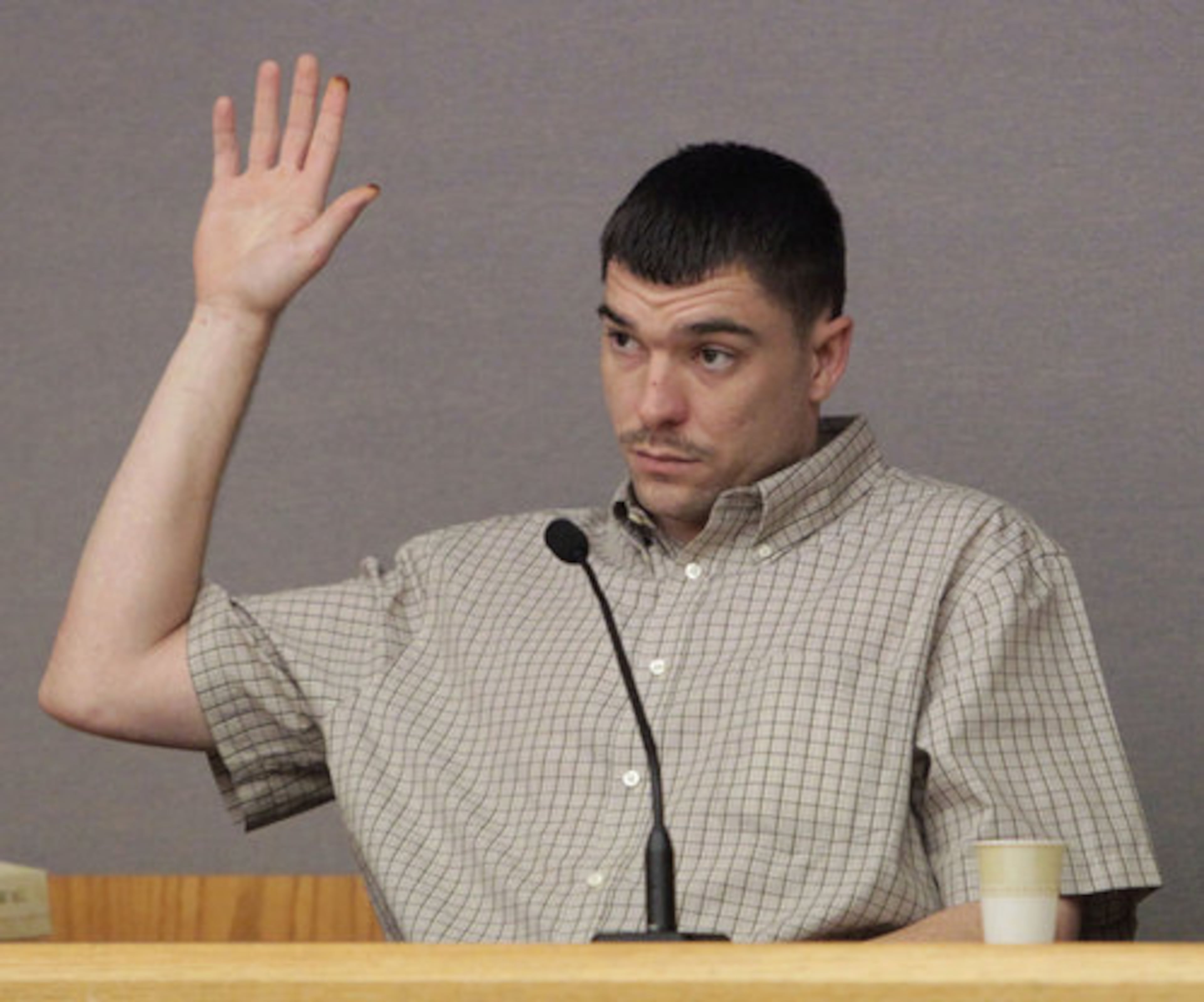Phillip Dunn testified that he did not remember stabbing Shelly Dunn to death in front of their two young daughters.