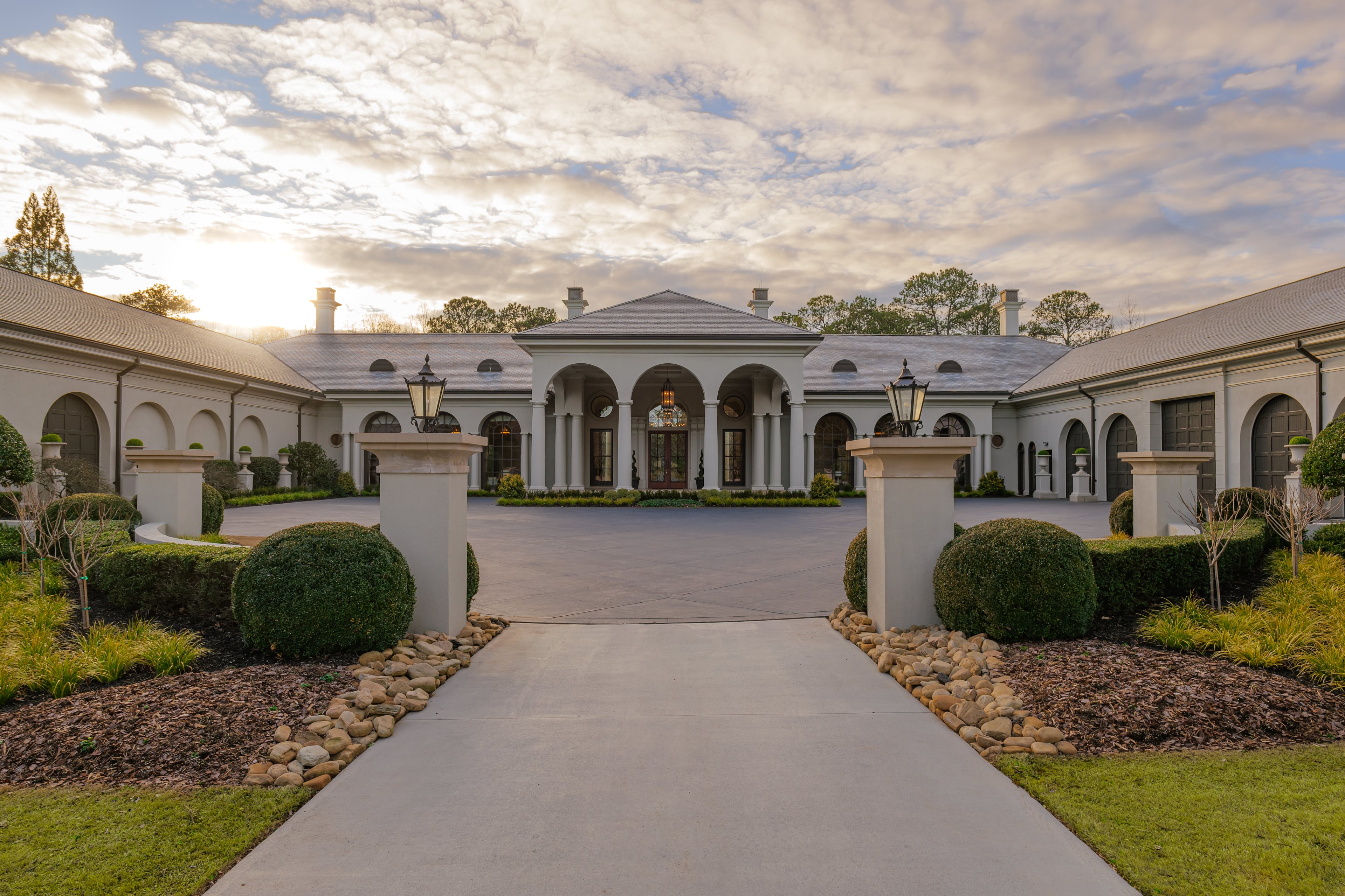 This Milton mansion is a unique find, even among Georgia’s luxury listings.
Listing by Bonnie Smith