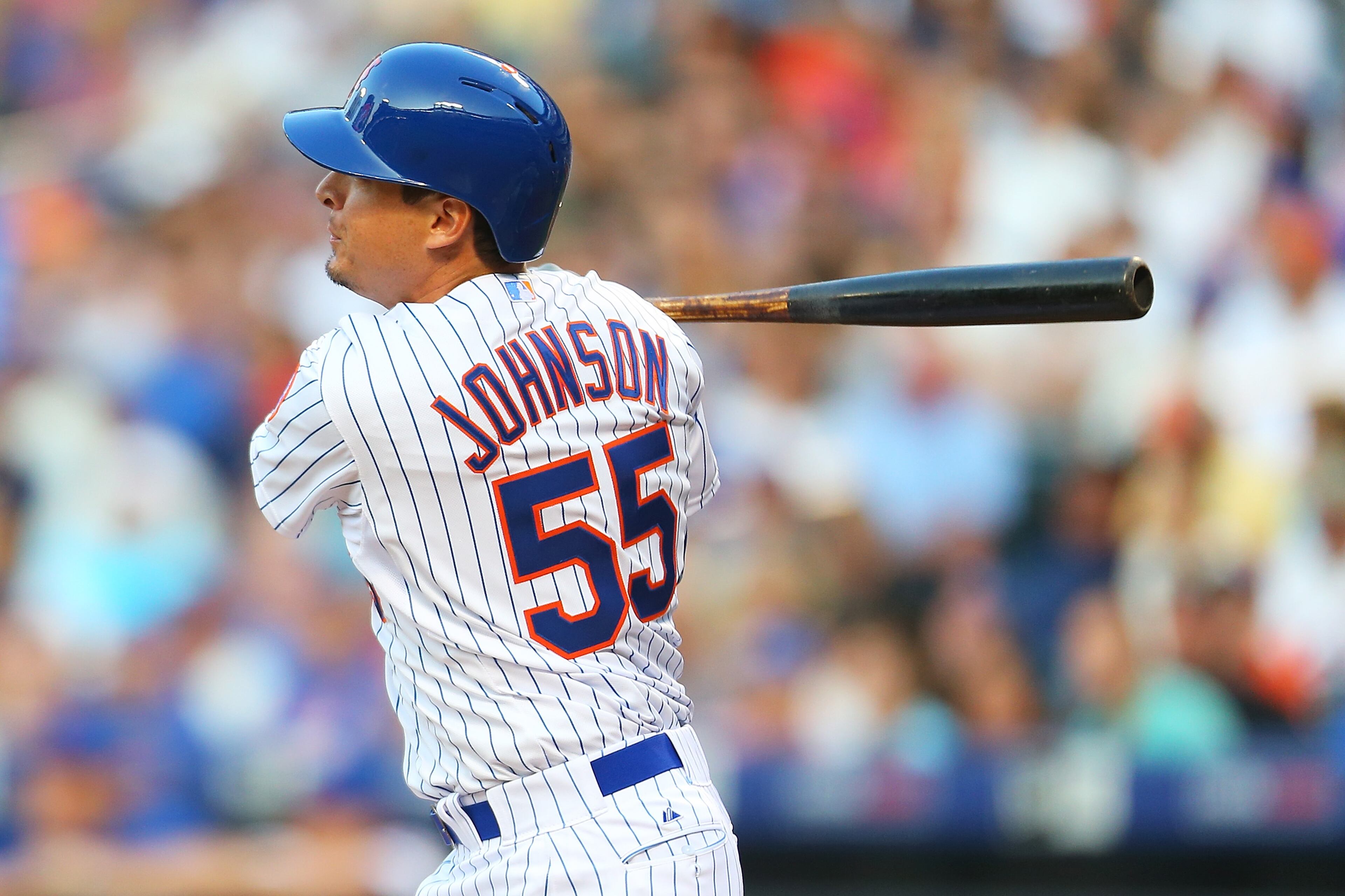 Kelly Johnson #55 of the New York Mets hits a single in the first inning against the Los Angeles Dodgers at Citi Field on July 25, 2015 in Flushing neighborhood of the Queens borough of New York City. (Photo by Mike Stobe/Getty Images)