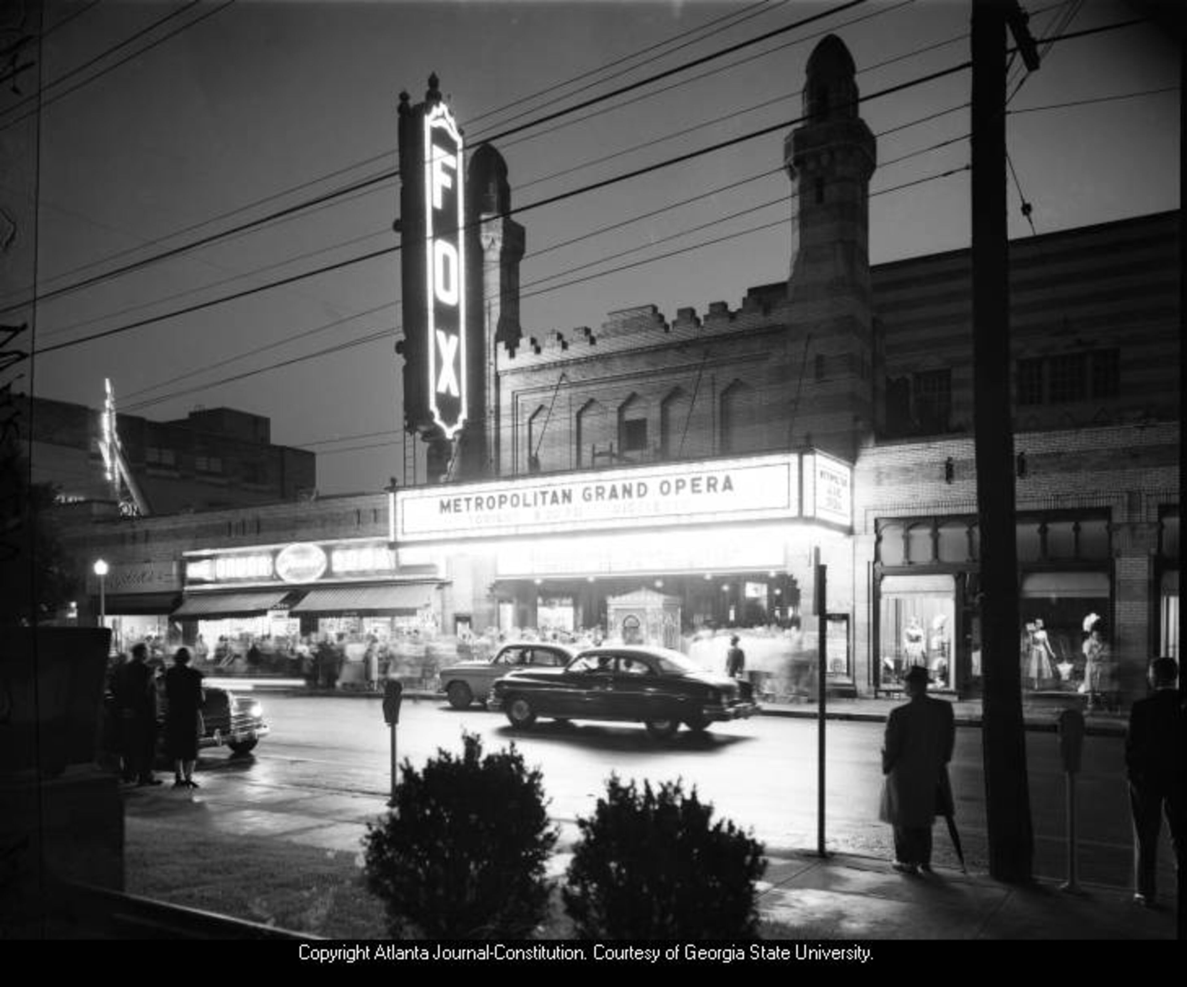 1953 -- Crowds line up outside the Fox Theatre for the Metropolitan Opera. BILL WARREN / AJC FILE
