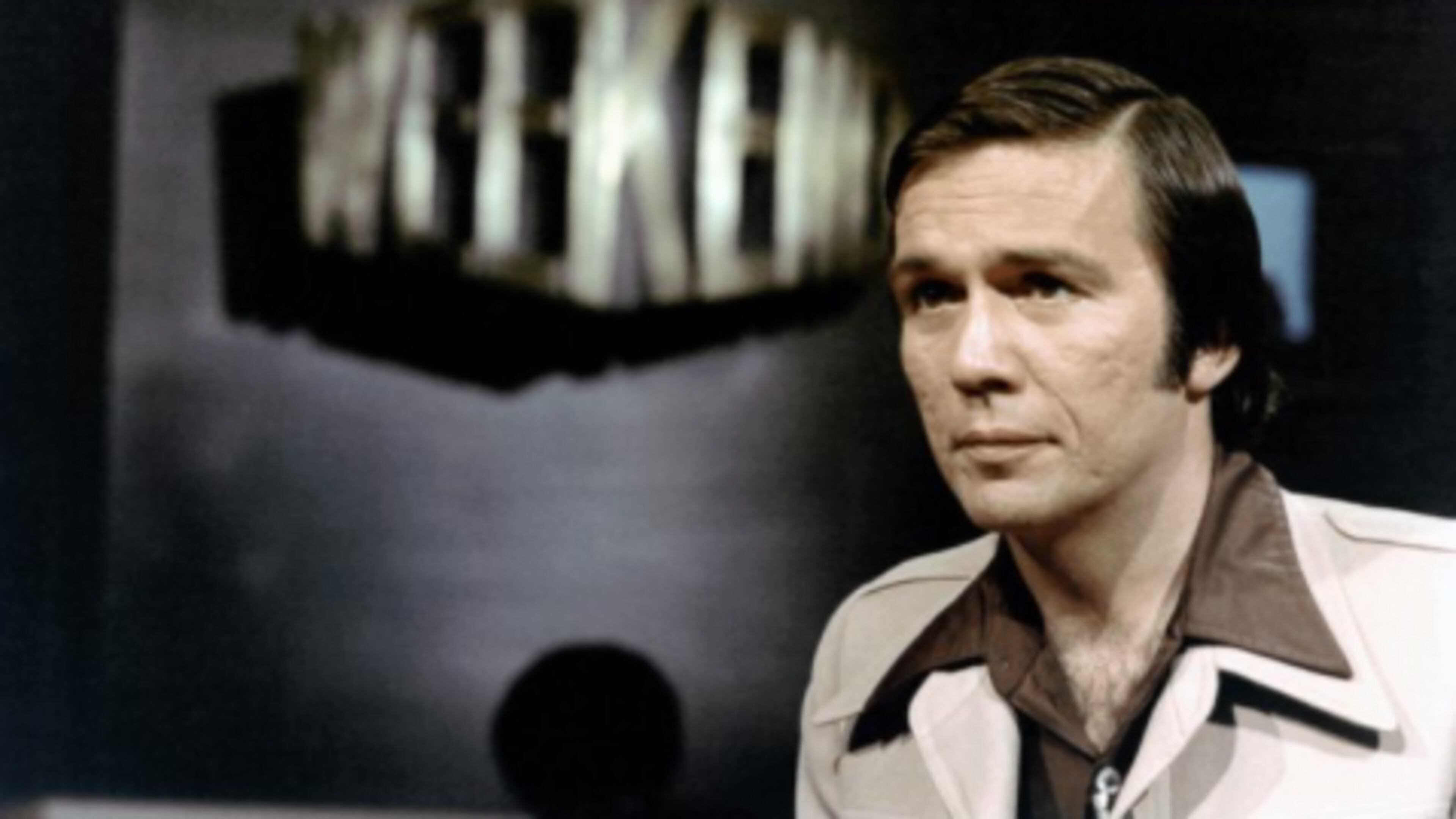 Lloyd Dobyns Jr., an award-winning NBC News correspondent who reported from places around the world and who anchored an innovative U.S. television newscast in the early 1980s, has died, his family said. He was 85.