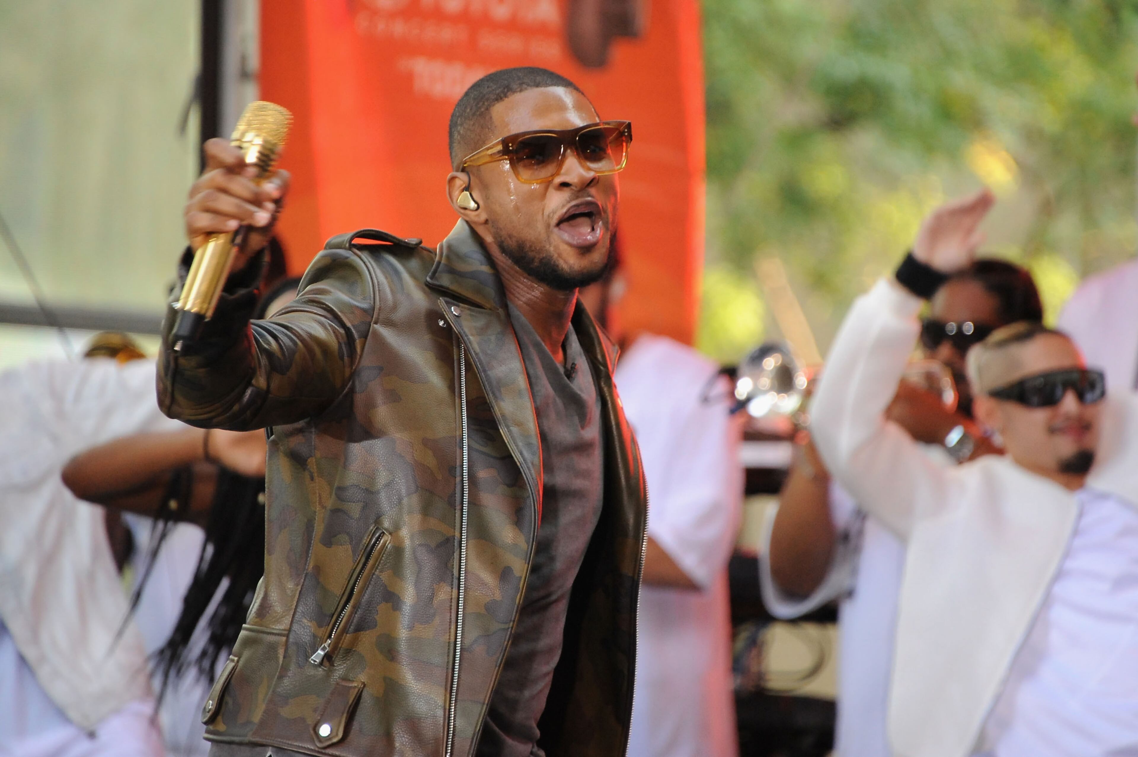 NEW YORK, NY - SEPTEMBER 05: Singer Usher performs on NBC's "Today" at the NBC's TODAY Show on September 5, 2014 in New York, New York. (Photo by Andrew Toth/Getty Images)