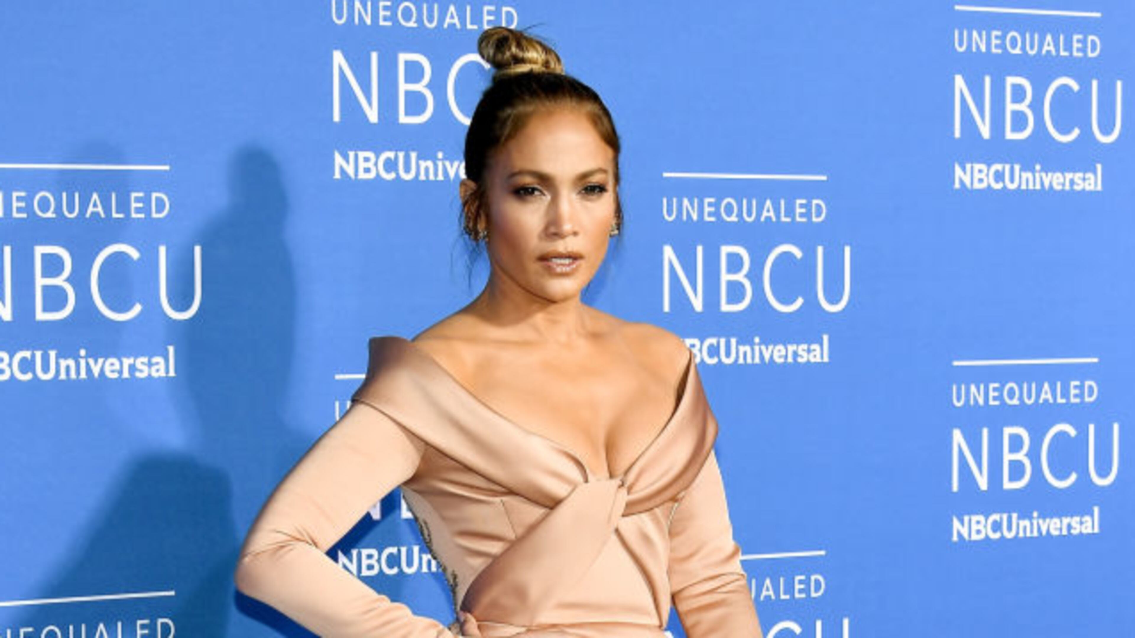 Jennifer Lopez released a music video for her latest single, "Ni Tu Ni Yo."