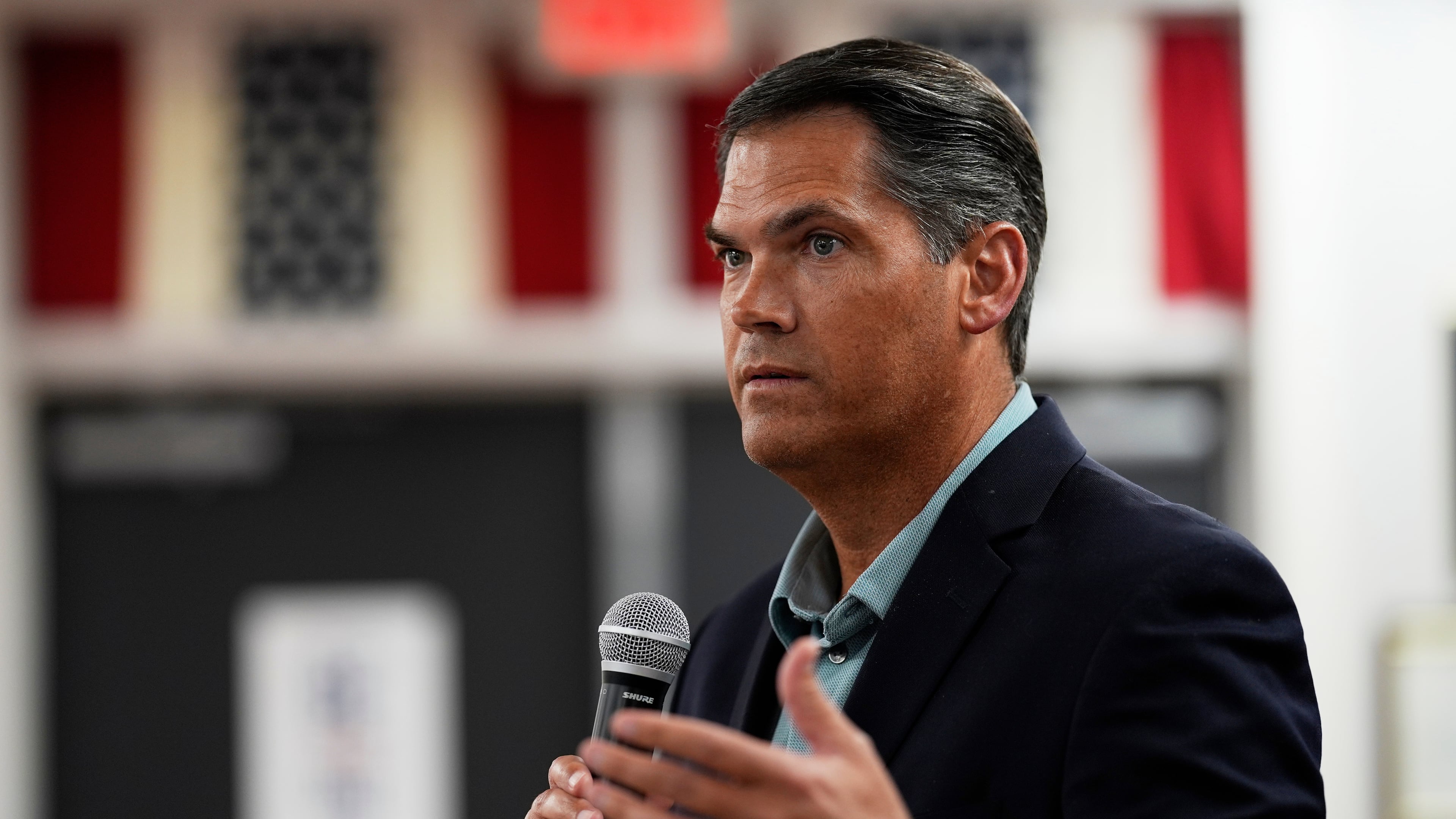 Democratic gubernatorial candidate Geoff Duncan speaks to a group, Jan. 21, 2026, in Marietta, Ga. (Mike Stewart/AP)