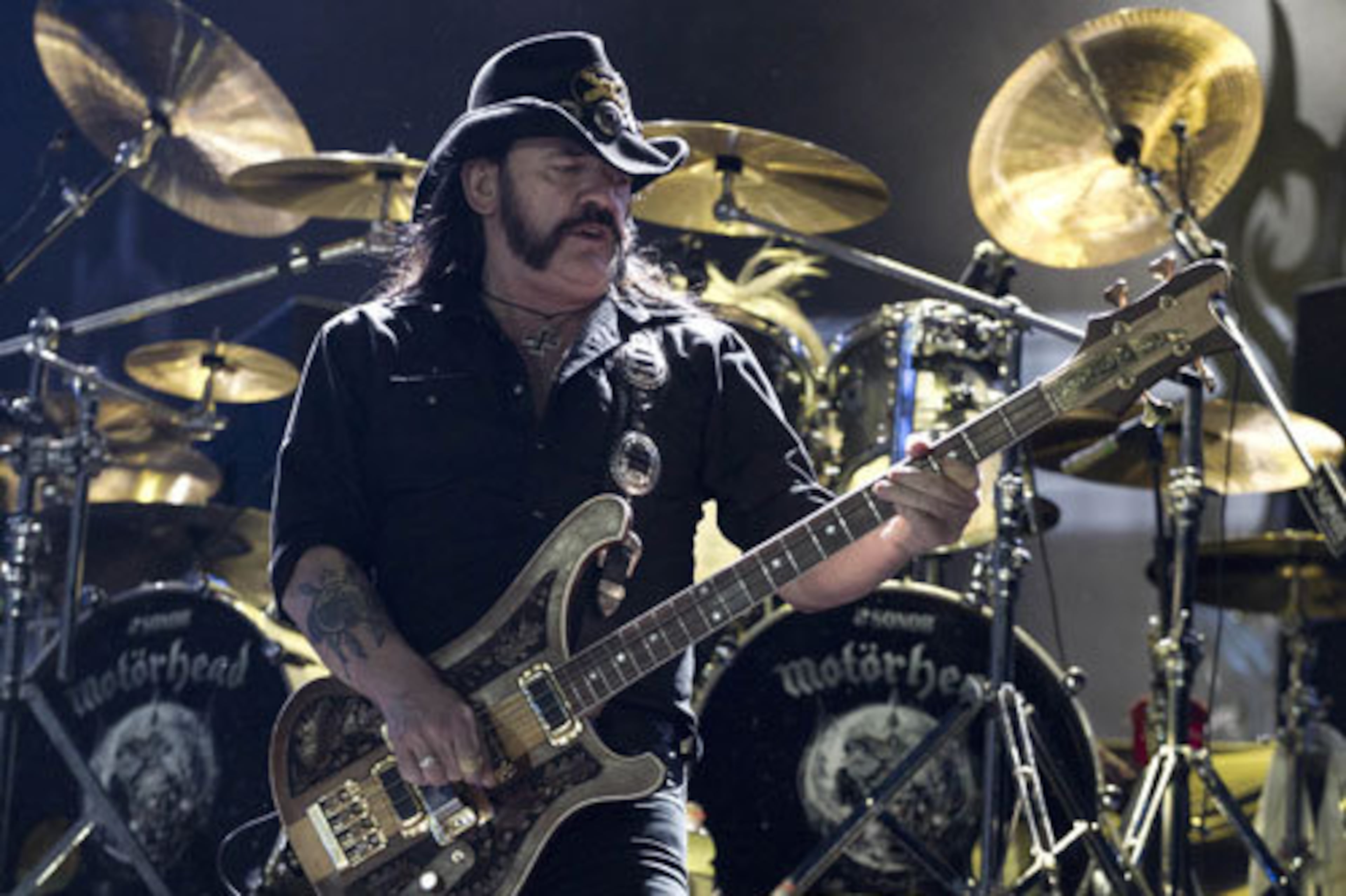 Motorhead's Ian Fraser "Lemmy" Kilmister performs for the crowd in Rio.