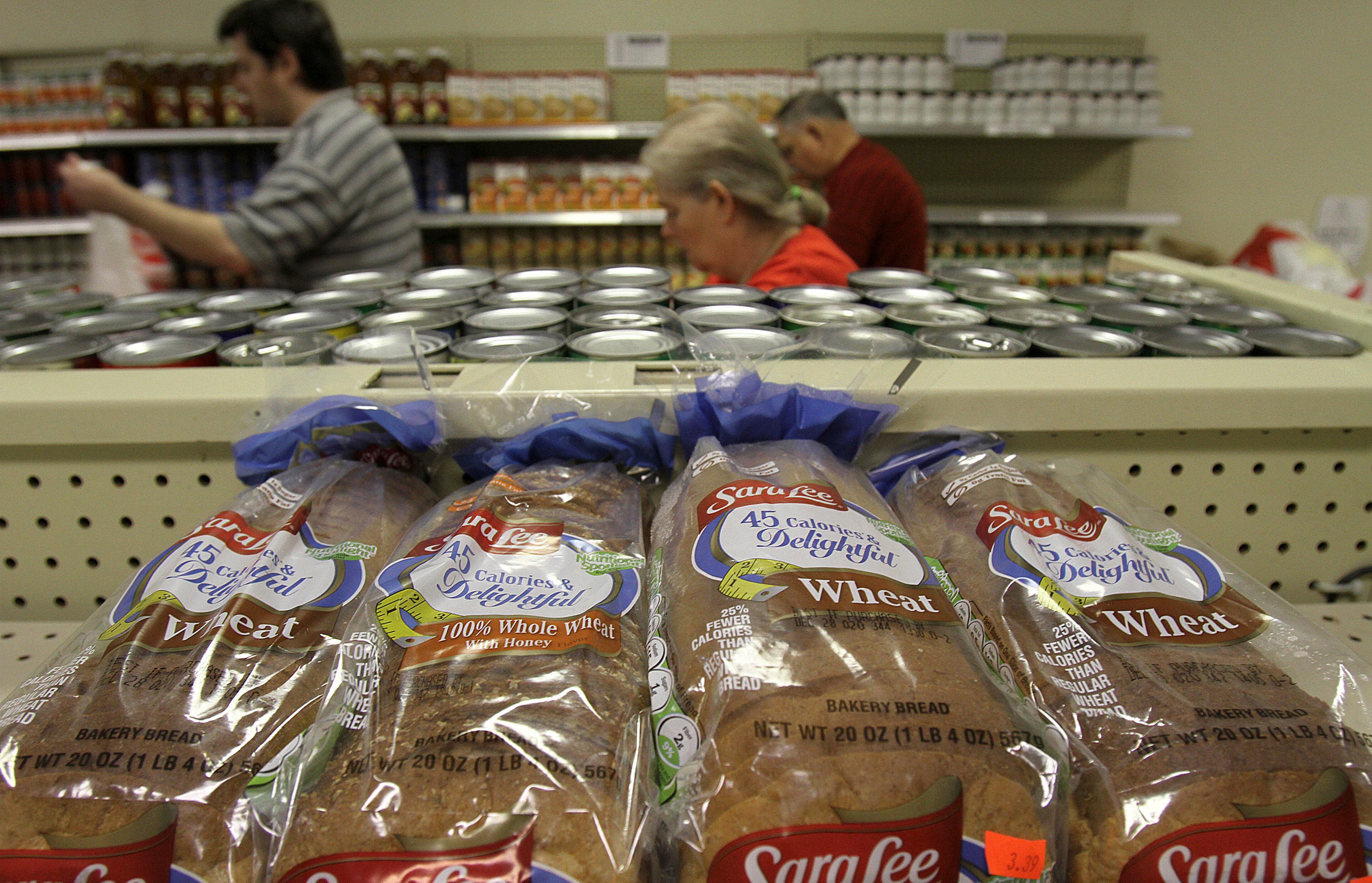 Income Security ($580 billion, 16.5 percent): This includes a broad range of programs that provide financial assistance to the poor, the unemployed and persons with disabilities. Examples include housing assistance, food stamps, unemployment insurance, Temporary Assistance to Needy Families.