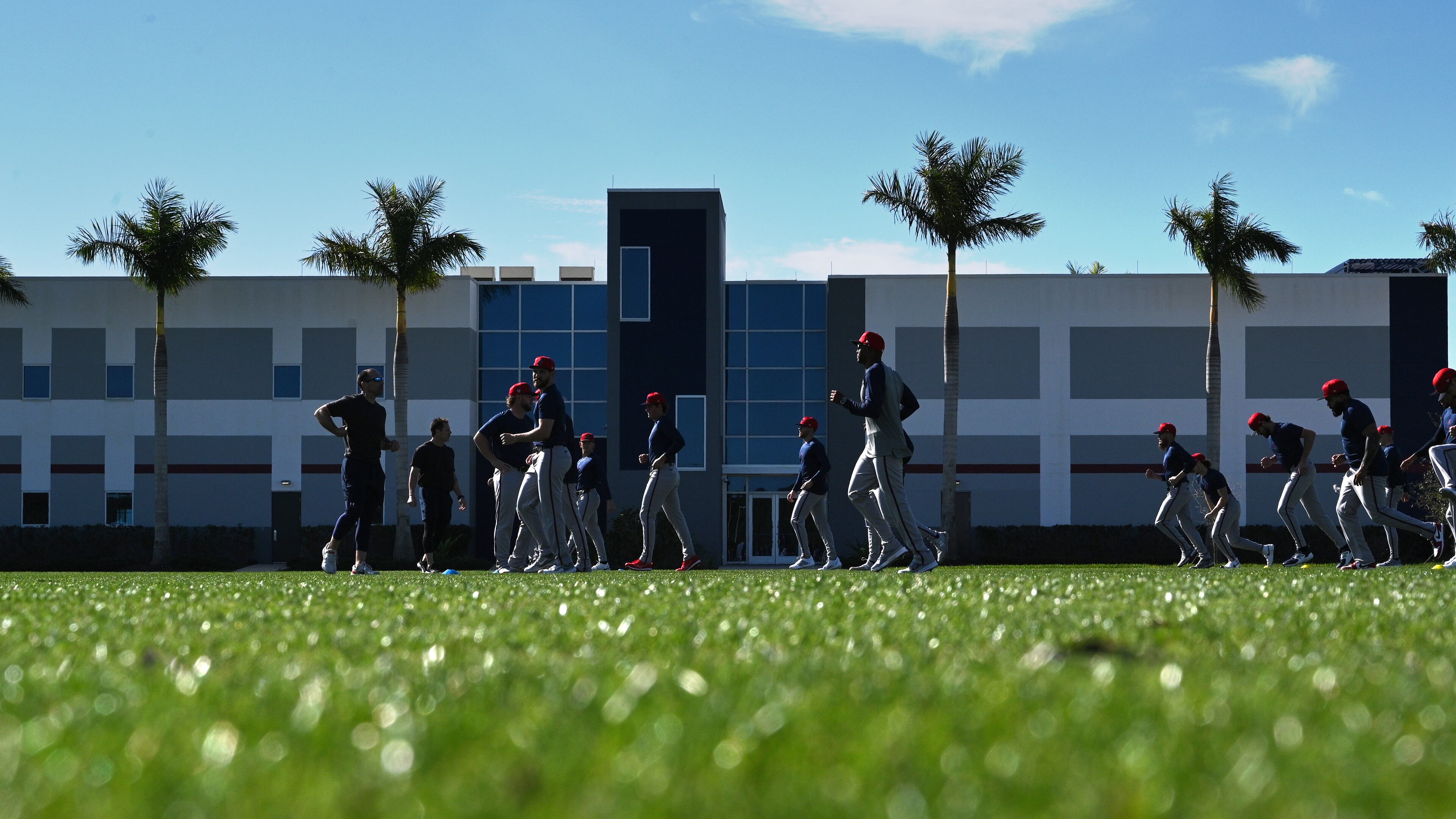 Atlanta Braves pitchers warm up during spring training baseball workouts at CoolToday Park, Wednesday, February, 14, 2024, in North Port, Florida. (Hyosub Shin / Hyosub.Shin@ajc.com)