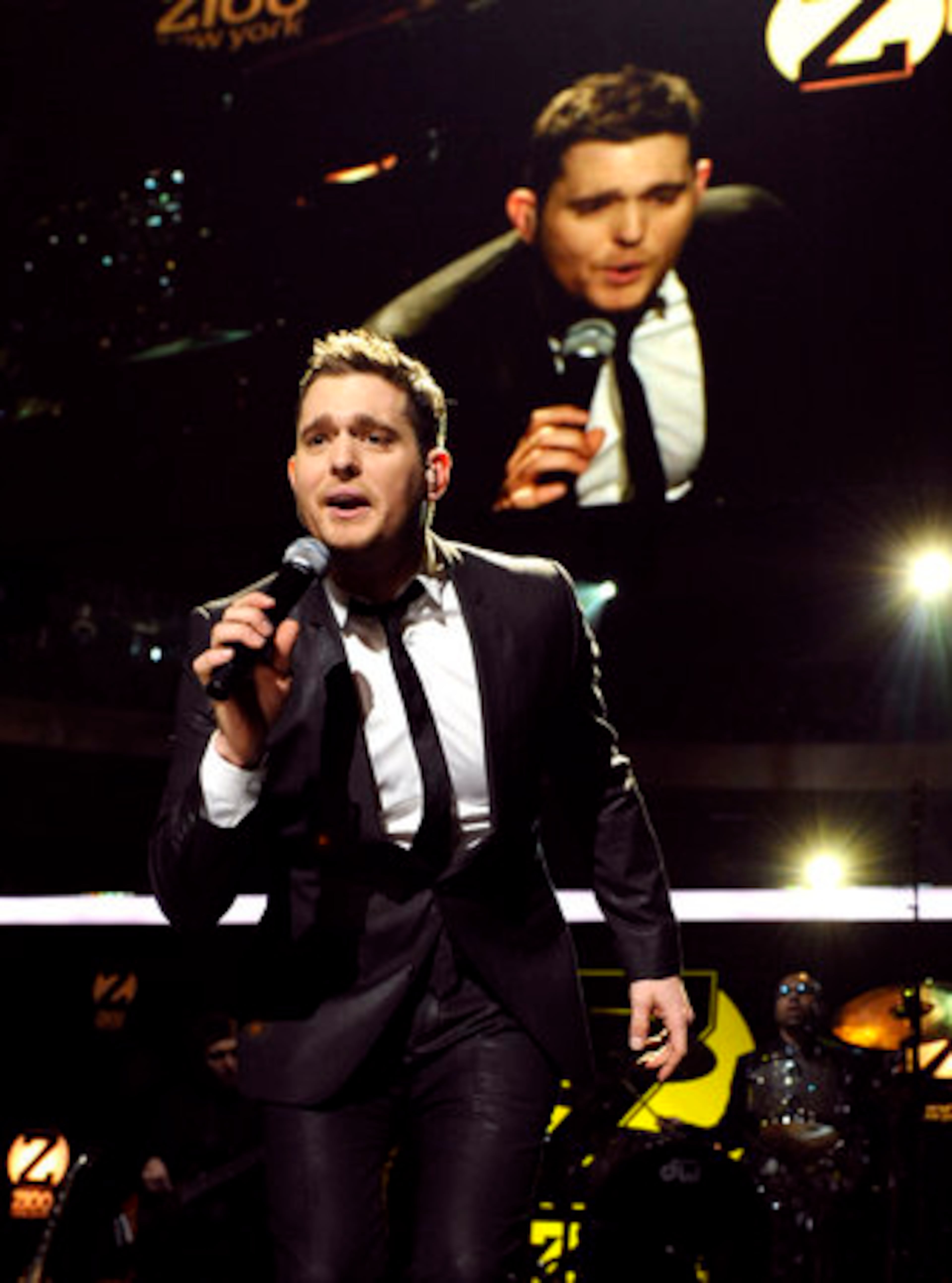 Michael Buble performed two of his hits, "Hollywood" and "Haven't Met You Yet," before breaking out the holiday spirit on "Let It Snow."
