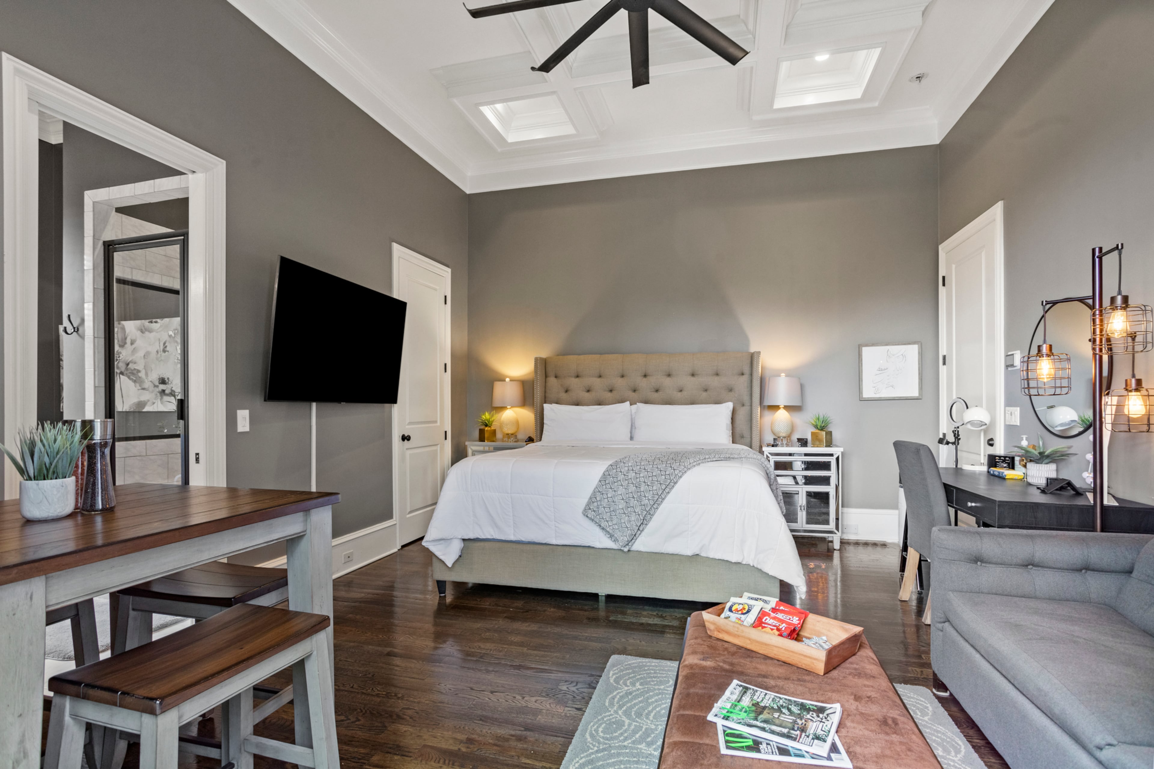 Secondary master suite. Text by Justin Longenbach