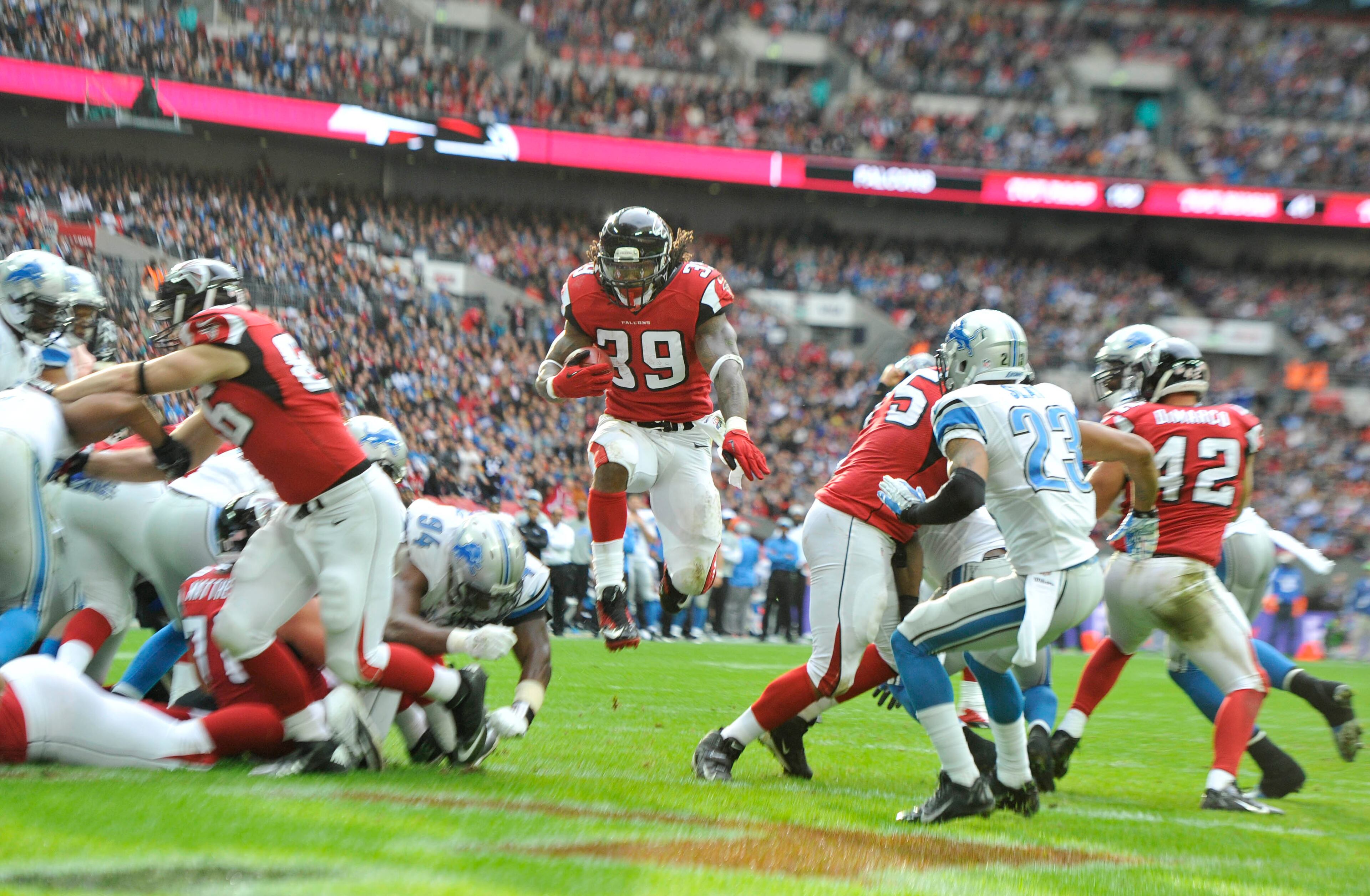 Steven Jackson of the Atlanta Falcons runs into the end zone. Detroit Lions v Atlanta Falcons, NFL International Series at Wembley Stadium in London. 26/10/14, photo: Sean Ryan /NFL