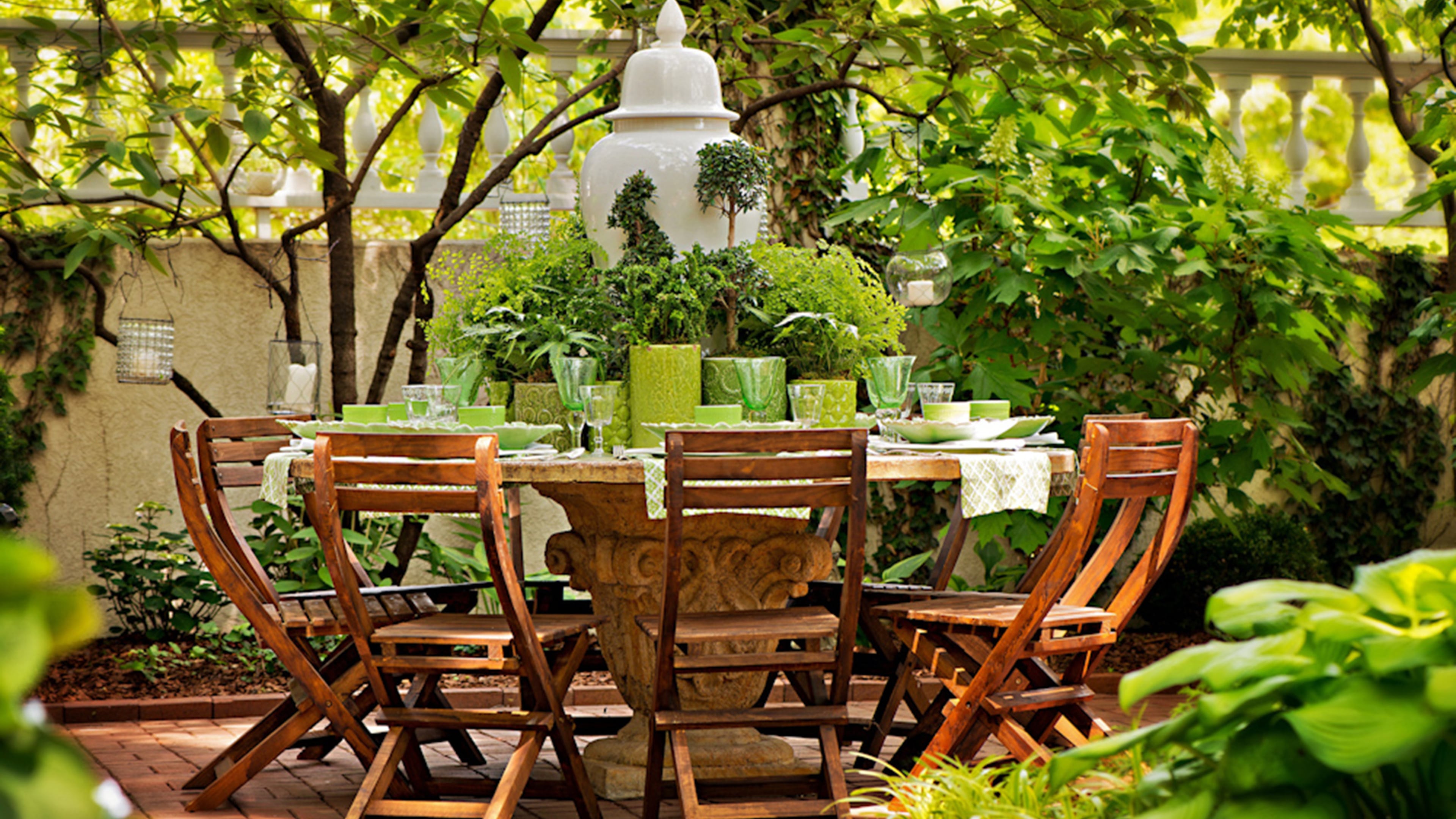 The awesome table design was inspired by the centerpiece. (Mary Carol Garrity/TNS)