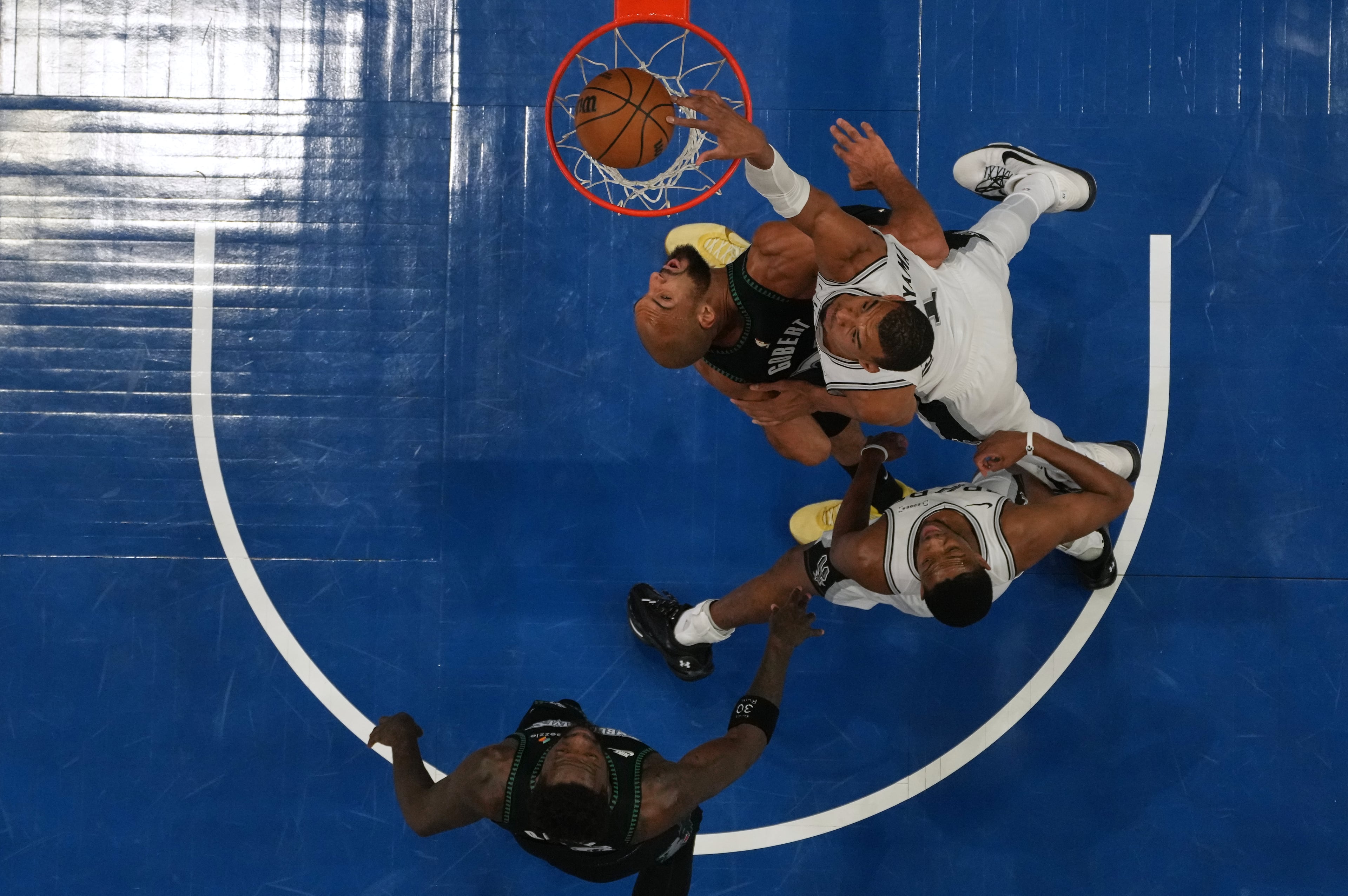 Spurs Timberwolves Basketball