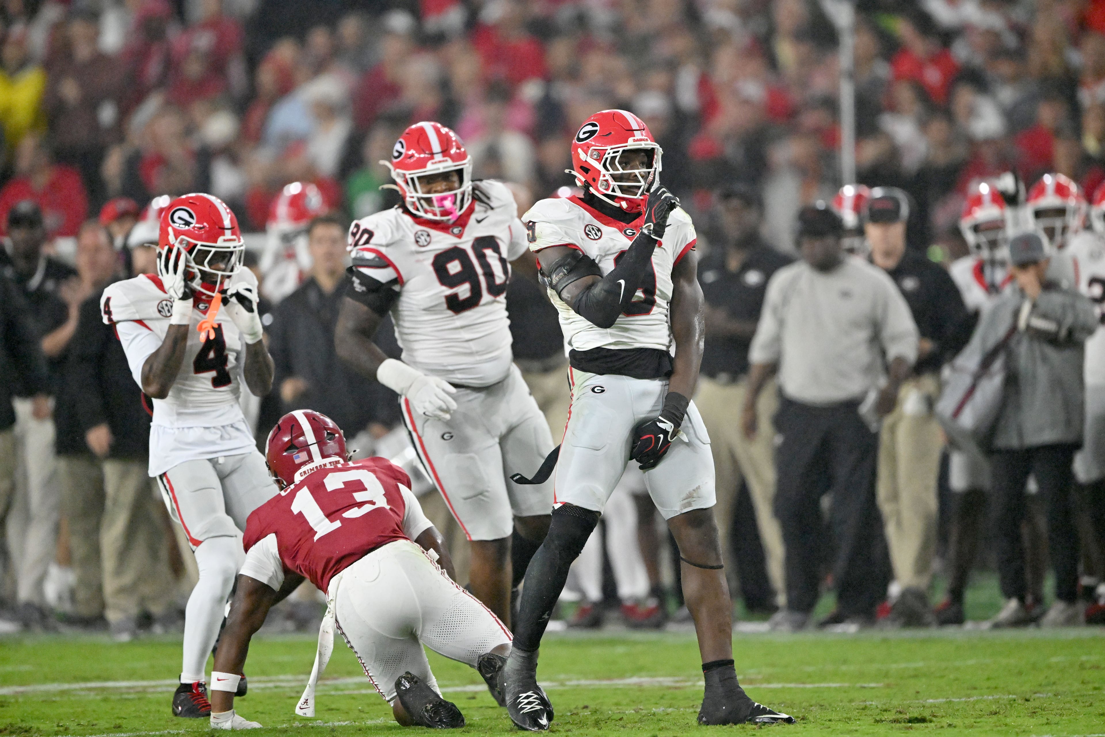 Georgia linebacker Chris Cole (center) reacts during the first half in an NCAA football game at Bryant-Denny Stadium on Saturday, Oct. 10, 2026, in Tuscaloosa, Alabama. (Hyosub Shin/AJC)