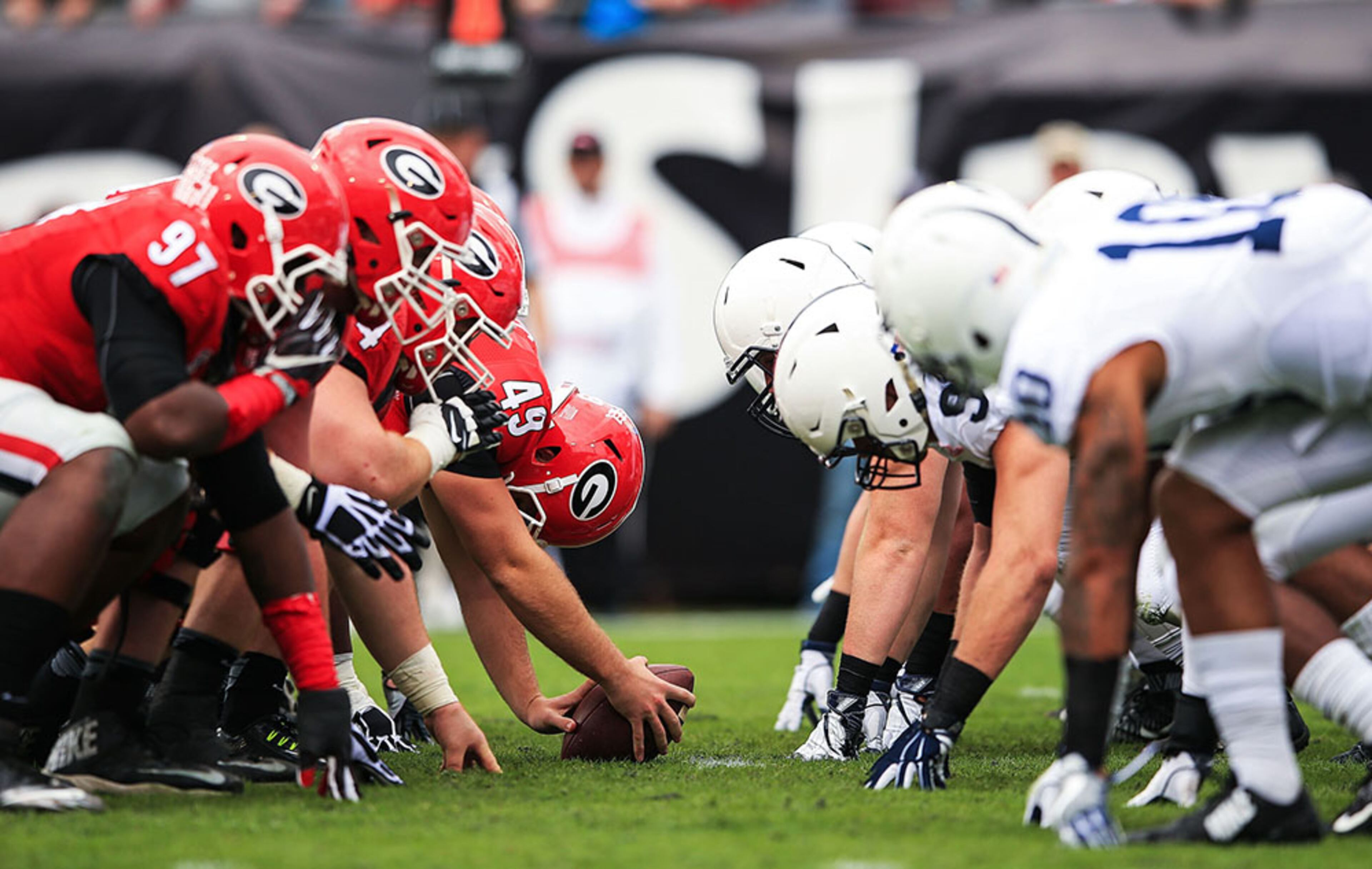 The 41 bowl games (including the national championship game) attracted 1,796,498 spectators to the stands (43,817 per game). The total number of fans represents an overall increase of 65,974 from 2014-15. About 77 percent of all stadium seats were filled.