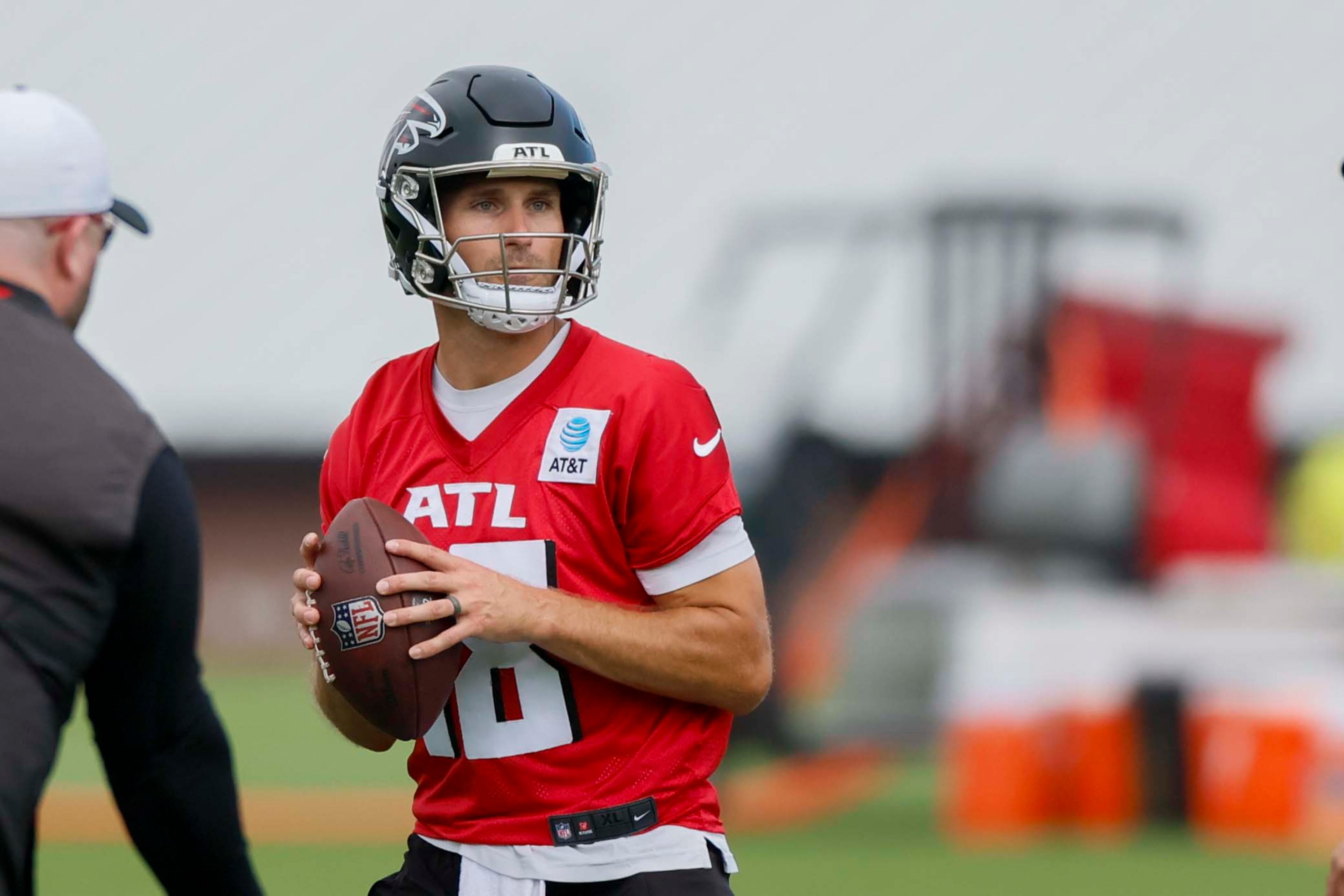 Atlanta Falcons quarterback Kirk Cousins works on a drill during the first practice of training camp on Thursday, July 24, 2025, in Flowery Branch. (Miguel Martinez/AJC)