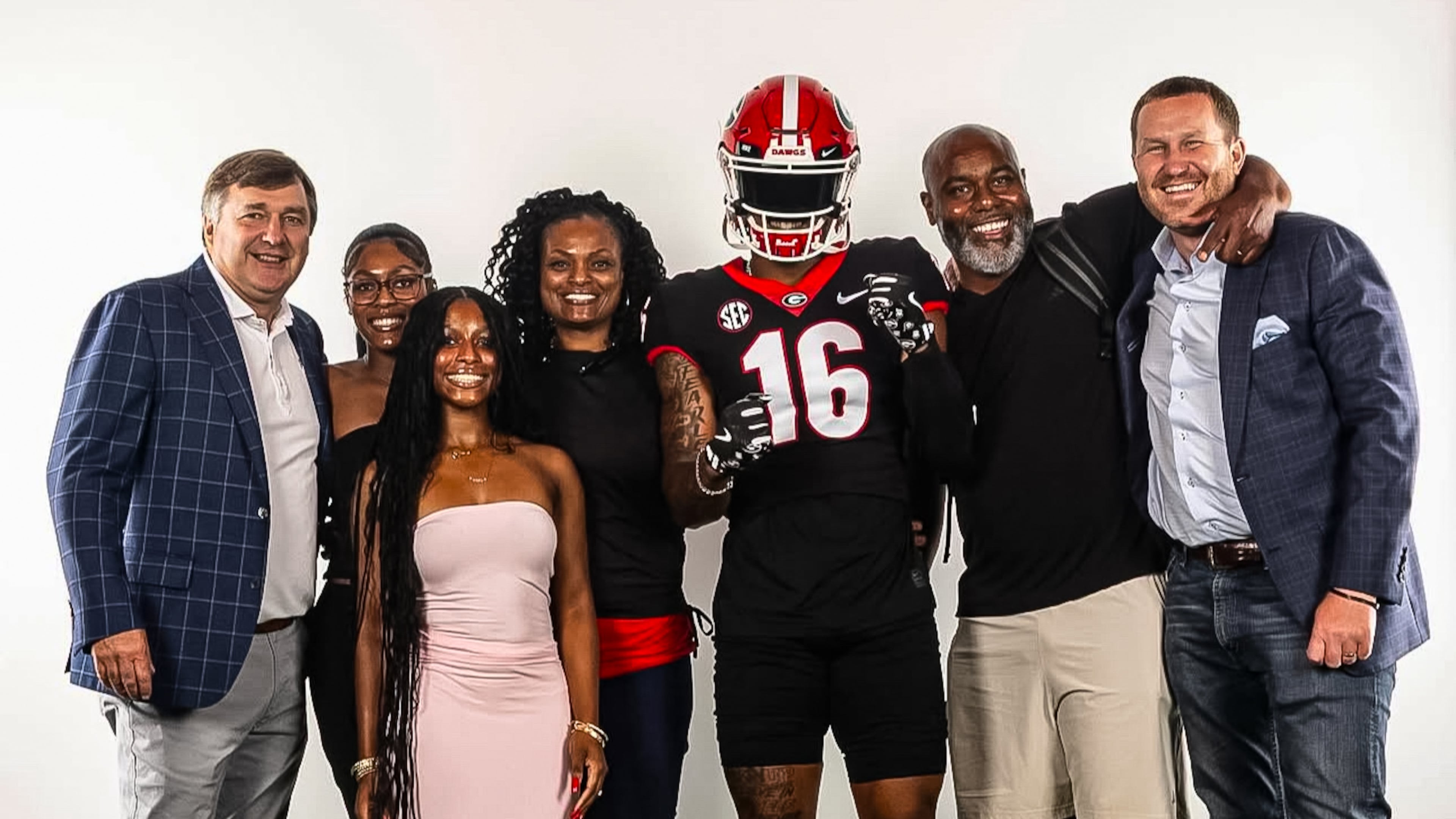 Five-star linebacker Tyler Atkinson is the top player in the state and someone Georgia is very much after. The Grayson High School star just took his official visit to UGA this month. (Courtesy)