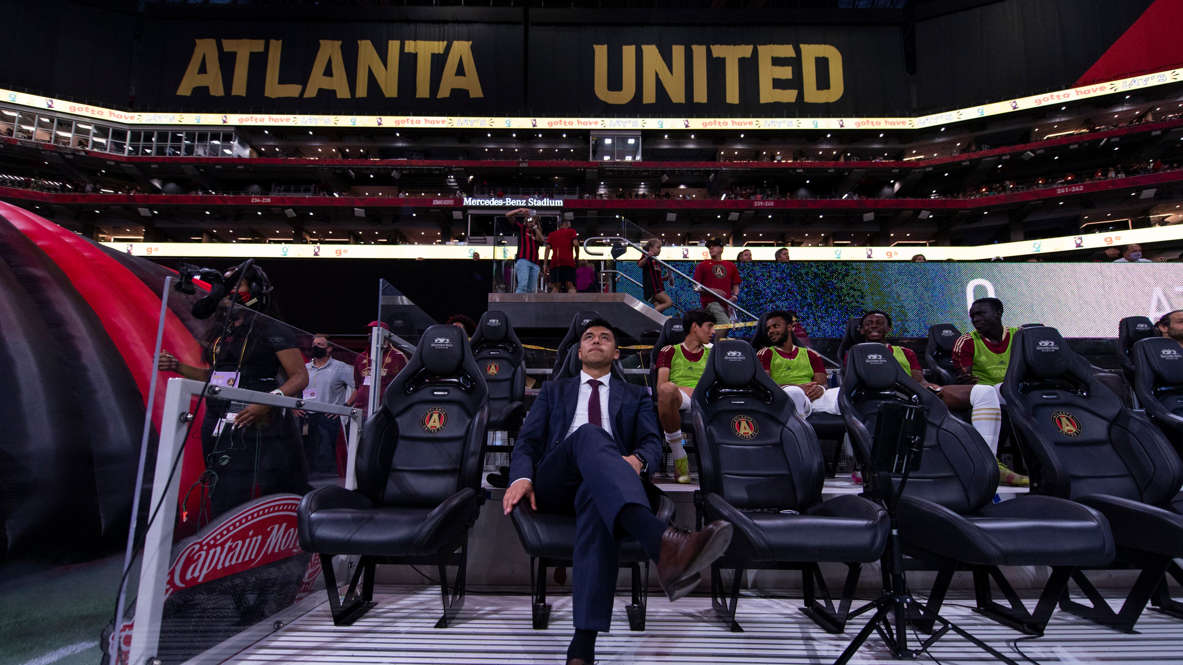 Atlanta United head coach Gonzalo Pineda looks on before the match against Cincinnati Wednesday, Sept. 15, 2021, at Mercedes-Benz Stadium in Atlanta. (Brandon Magnus/Atlanta United)