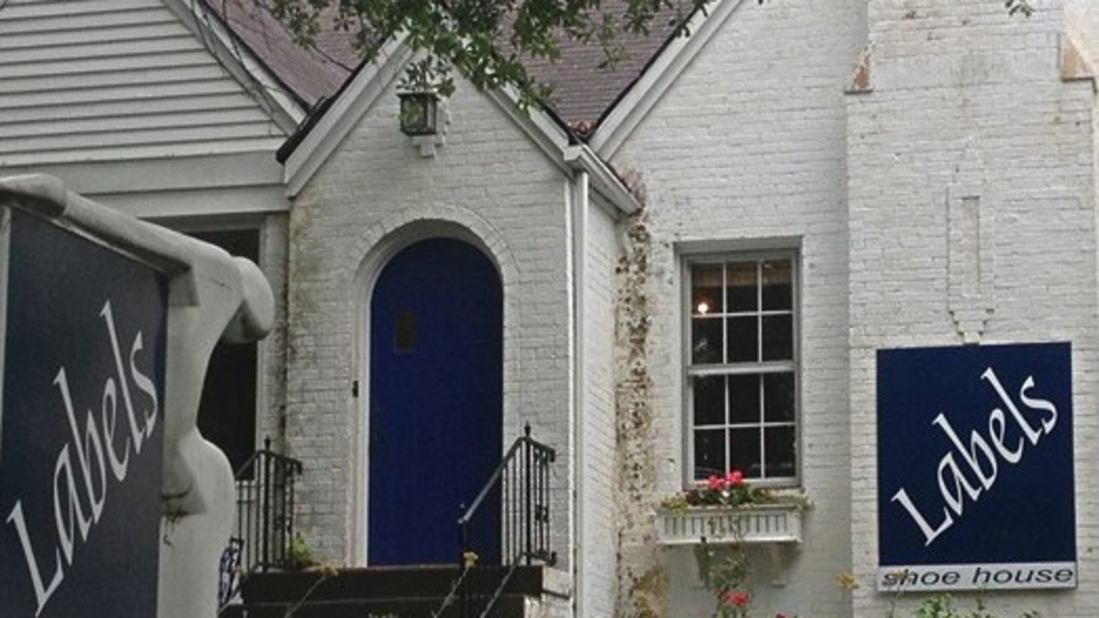 The Buckhead Labels Resale stores are in cute cottages.