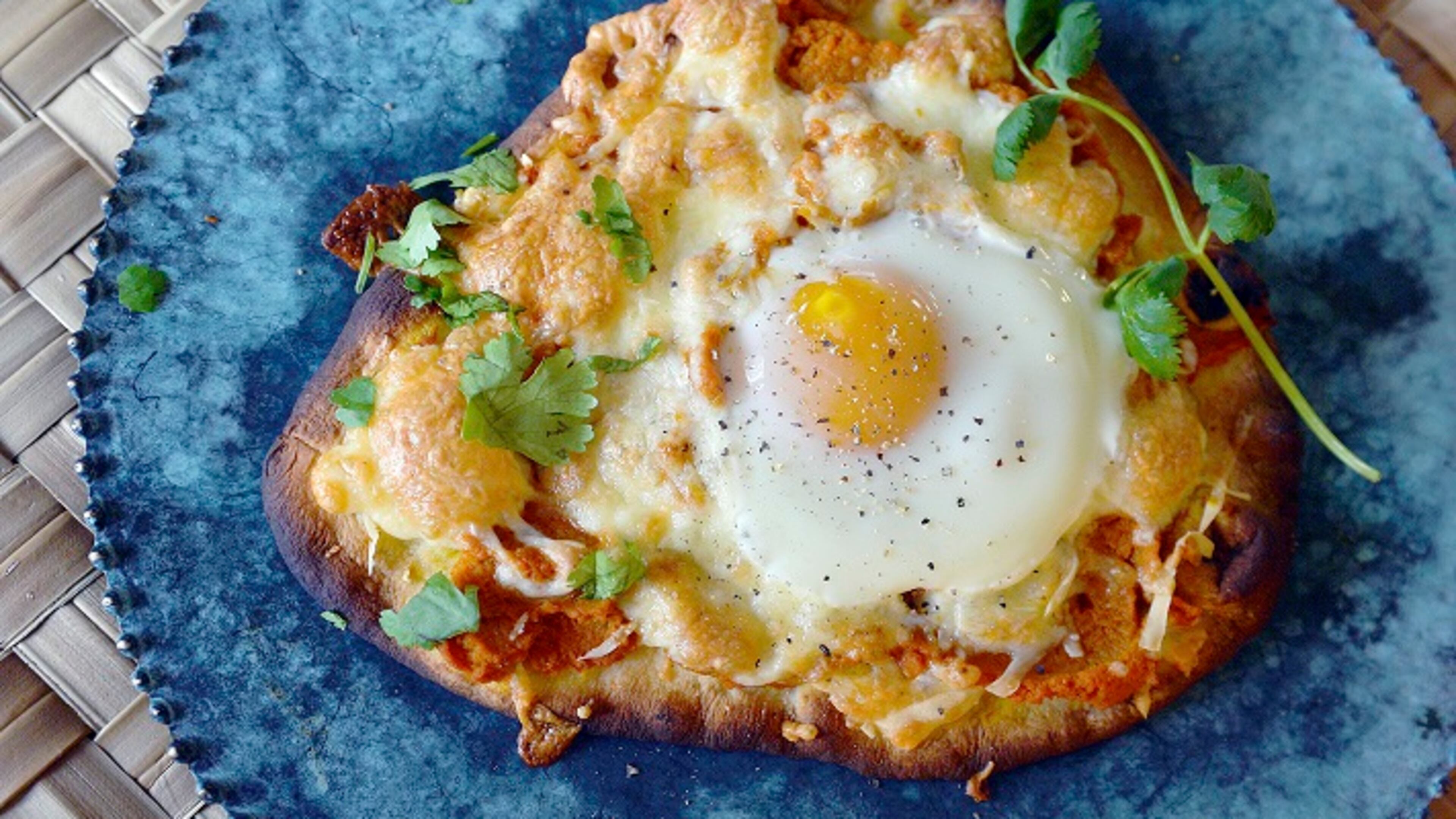 Naan breakfast pizza. (T. Ortega Gaines/Charlotte Observer/TNS)