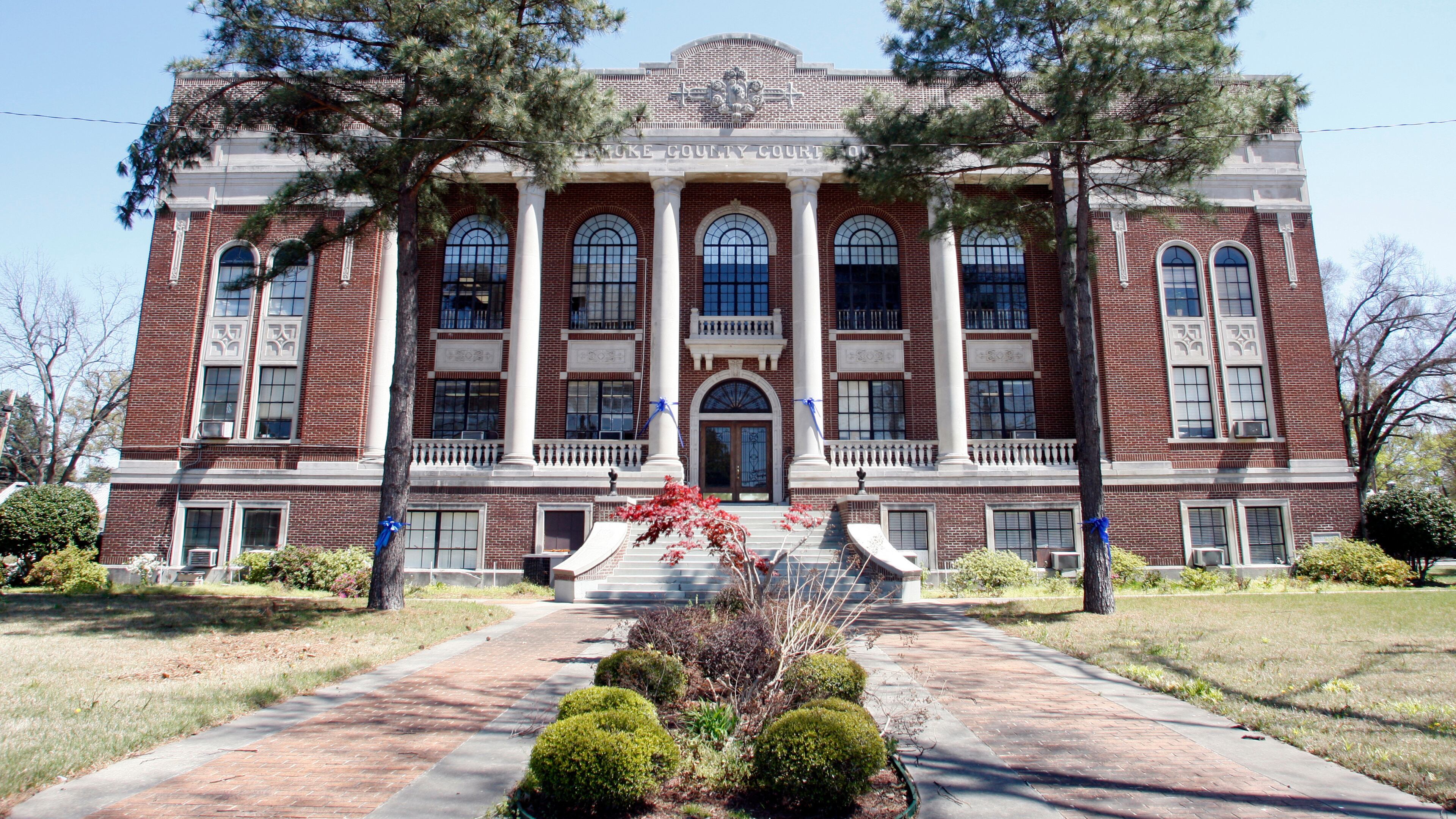 FILE - This April 7, 2009 file photo shows the Lonoke County Courthouse in Lonoke, Ark. (Jeff Mitchell/Arkansas Democrat-Gazette via AP, File)